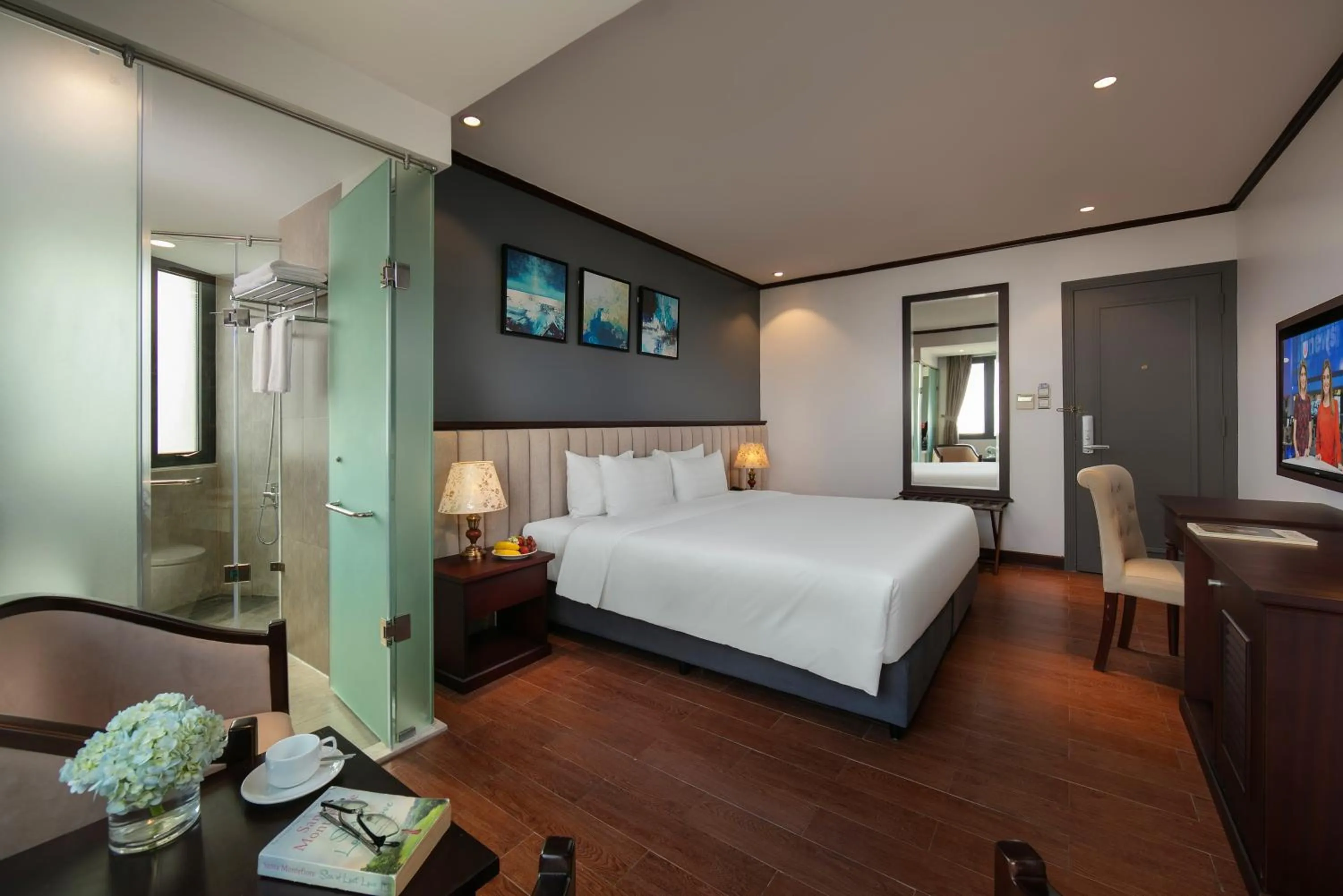 Bedroom, Bed in MAY DE VILLE Corner Hotel