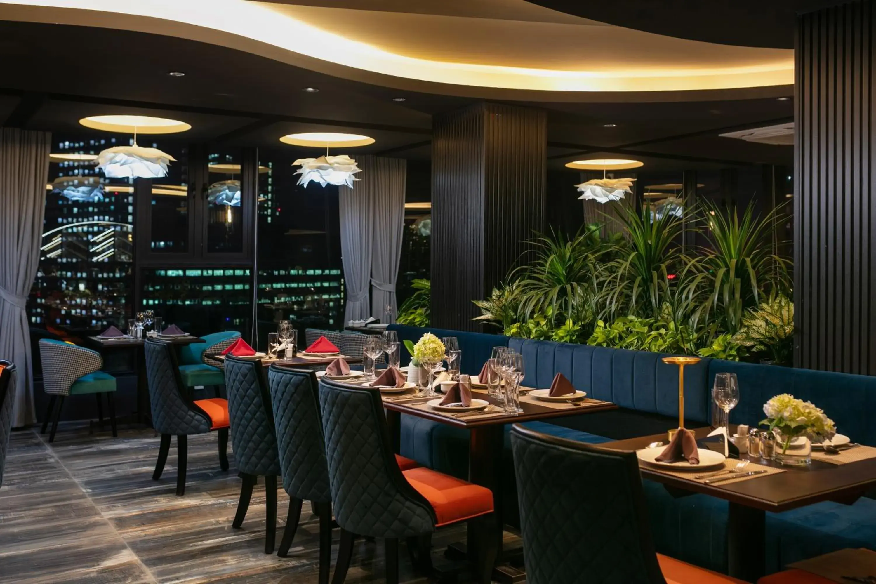 Restaurant/places to eat in MAY DE VILLE Corner Hotel Restaurant/places to eat in MAY DE VILLE Corner Hotel