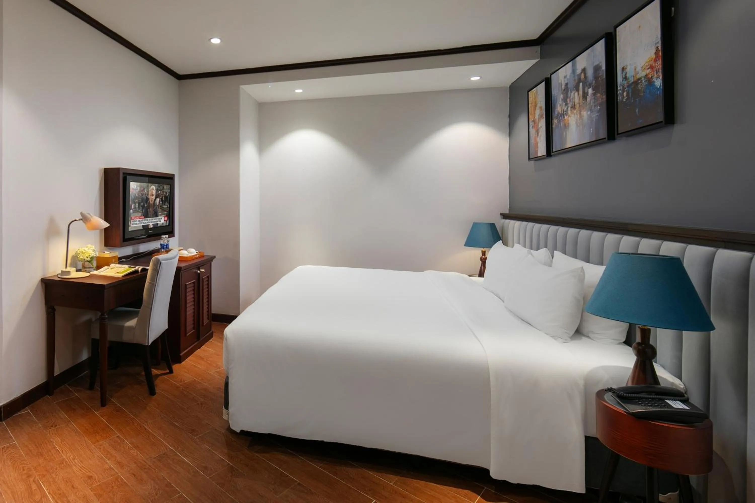 Bedroom, Bed in MAY DE VILLE Corner Hotel