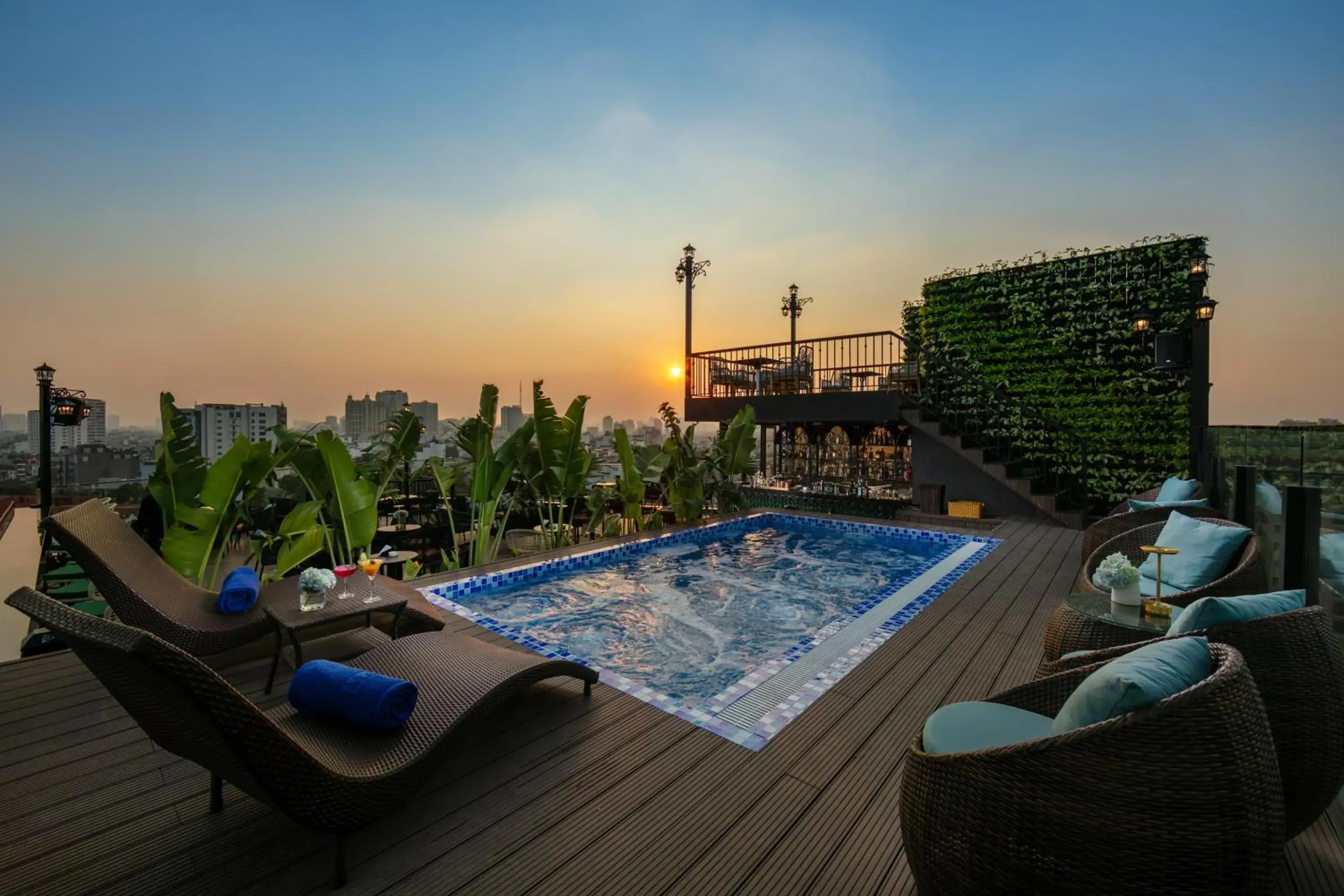 Swimming pool in MAY DE VILLE Corner Hotel Swimming pool in MAY DE VILLE Corner Hotel