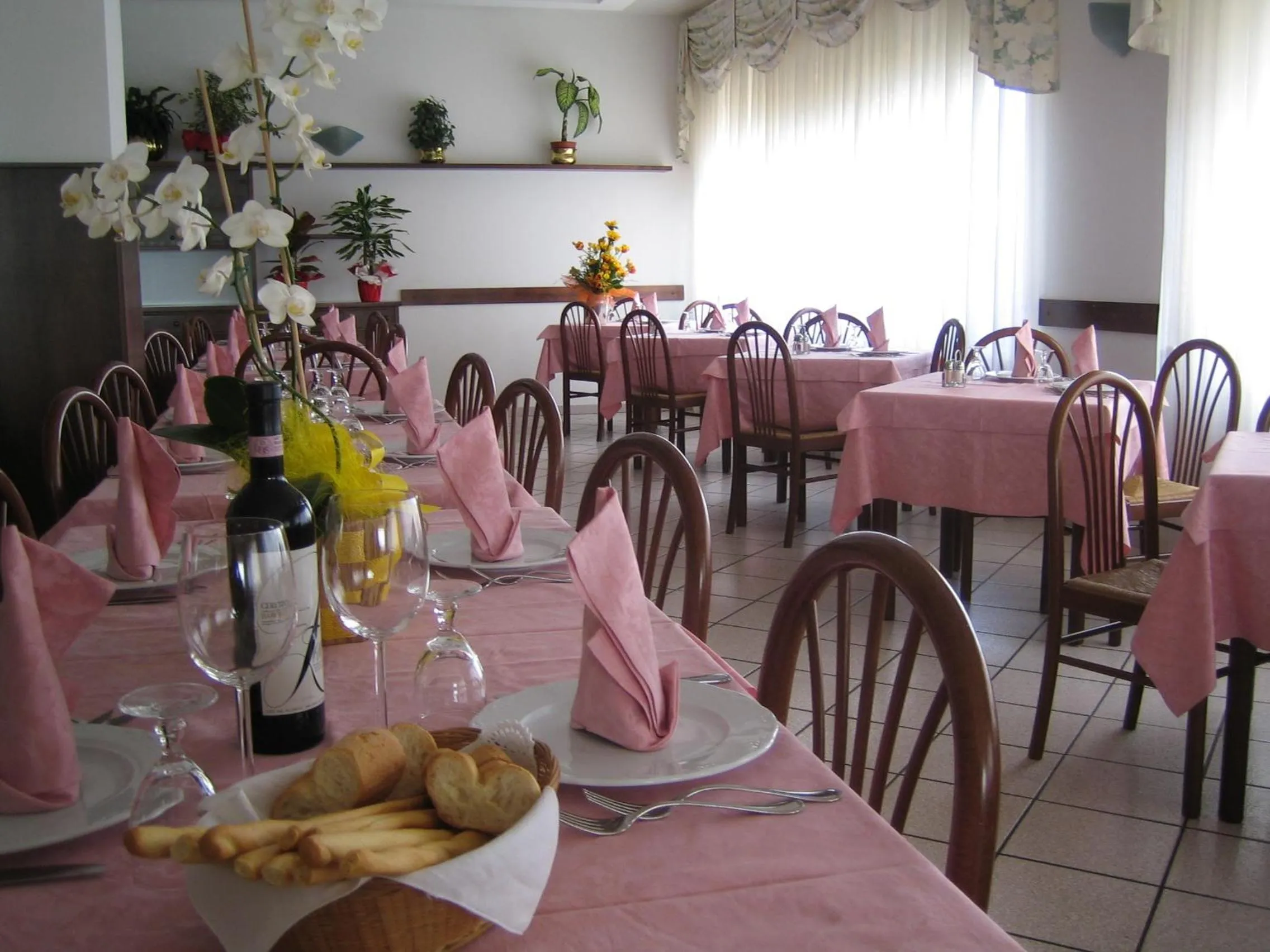 Restaurant/places to eat in Hotel Sanremo