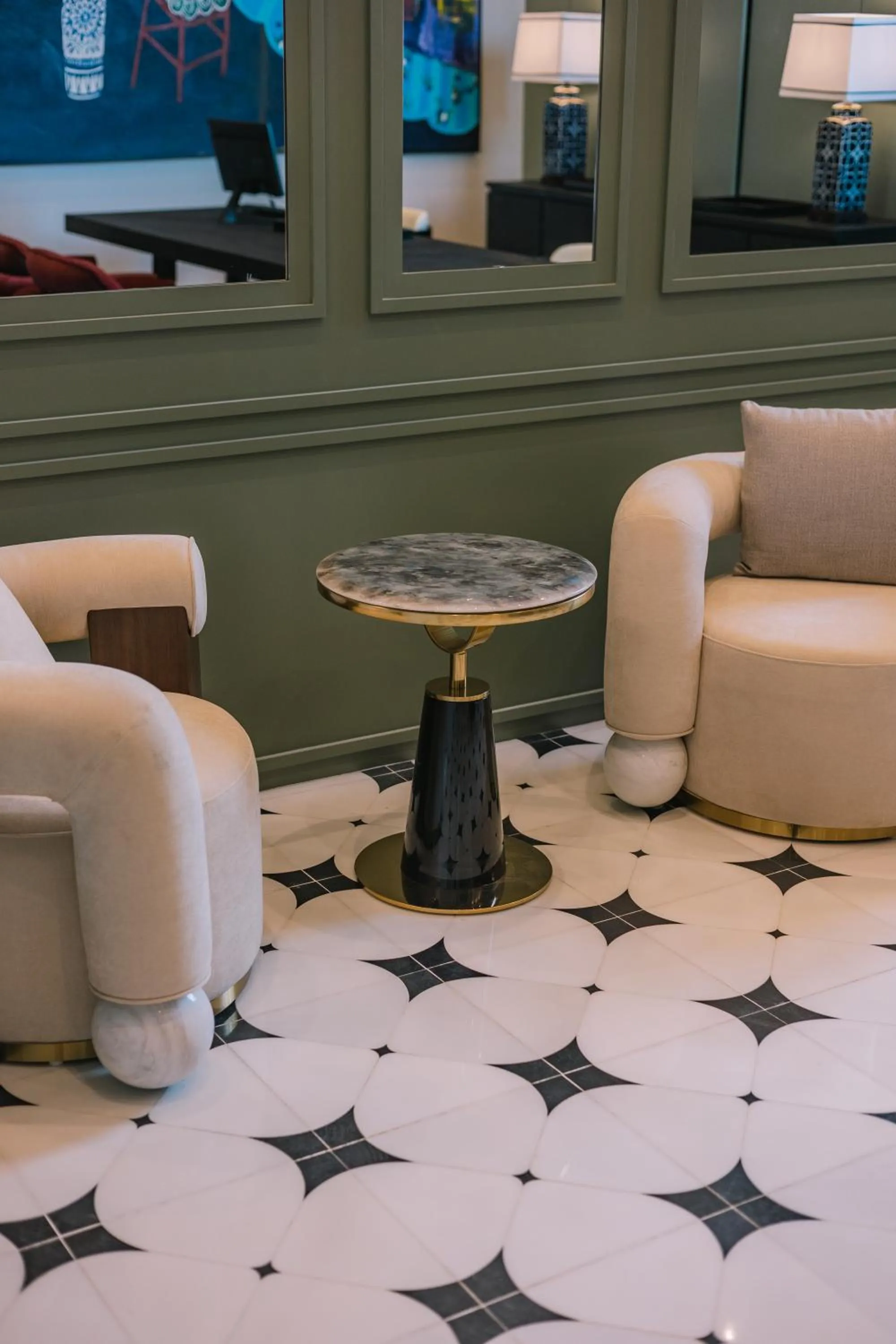 Seating area in Legacy Hill Hotel