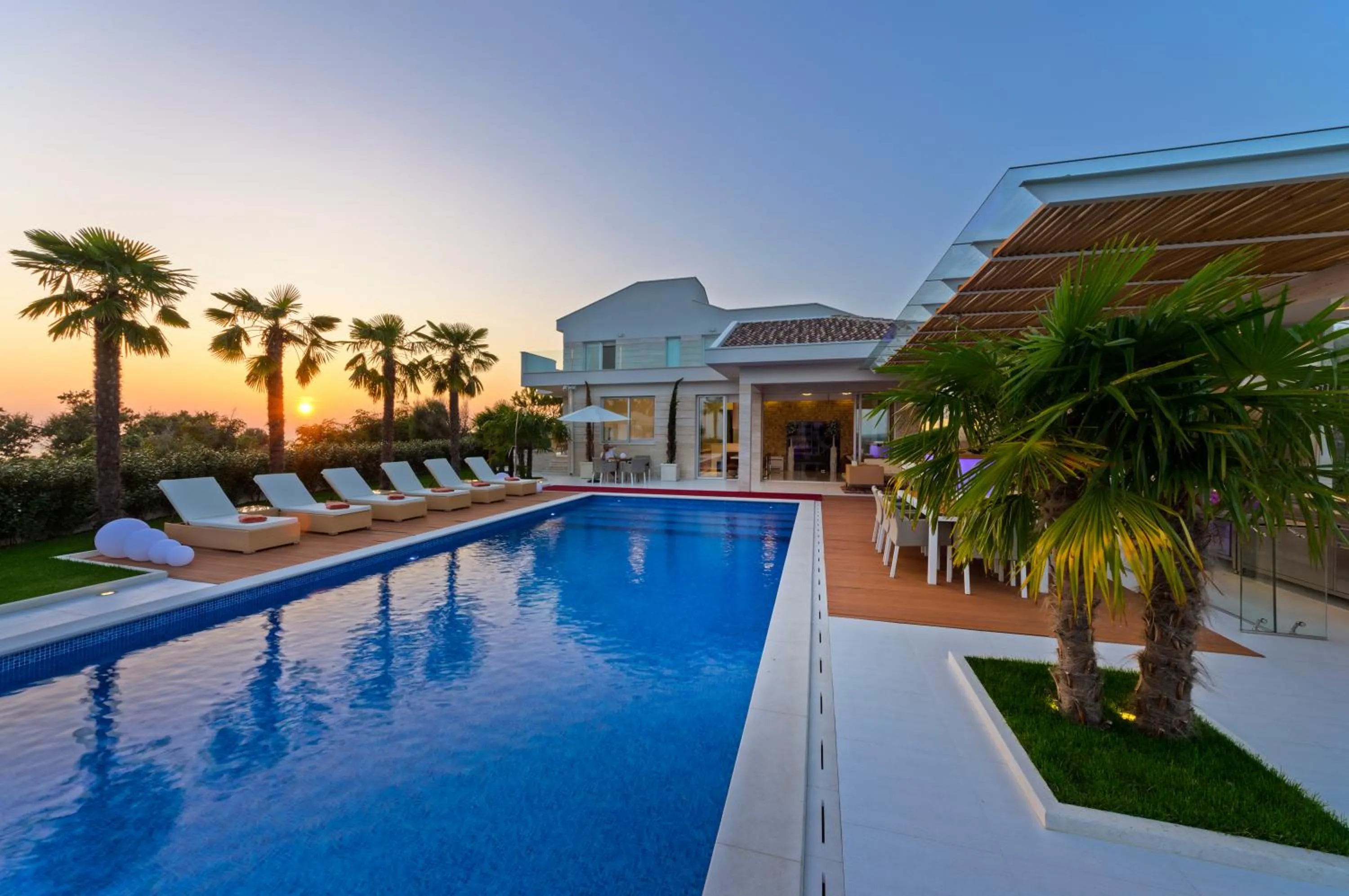 Villa Petra, Luxury Villa & Private Yacht Experience near Zrće Beach, Pag