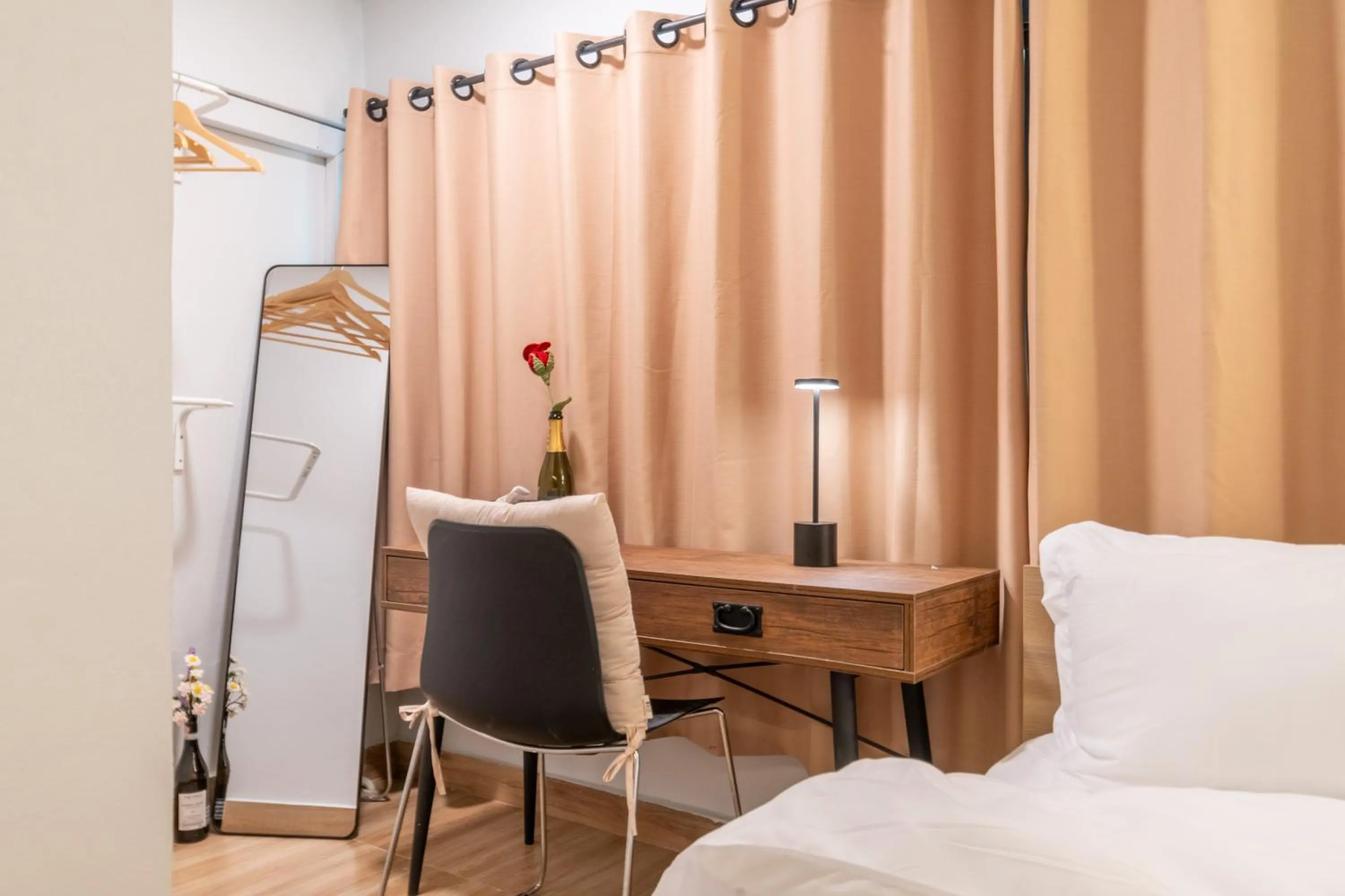 Photo of the whole room, Bed in Cozy Corner Bangpho