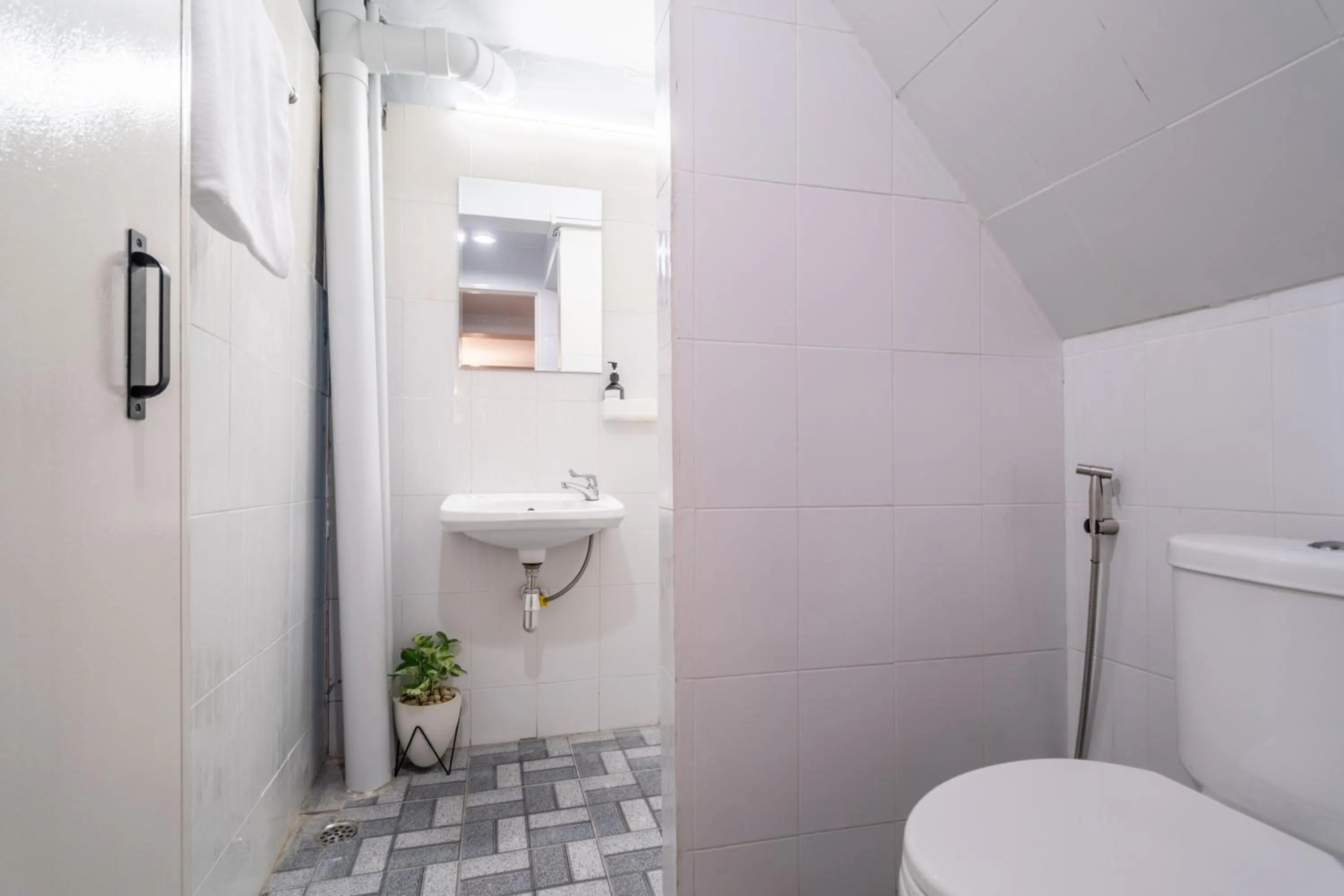 Shower in Cozy Corner Bangpho