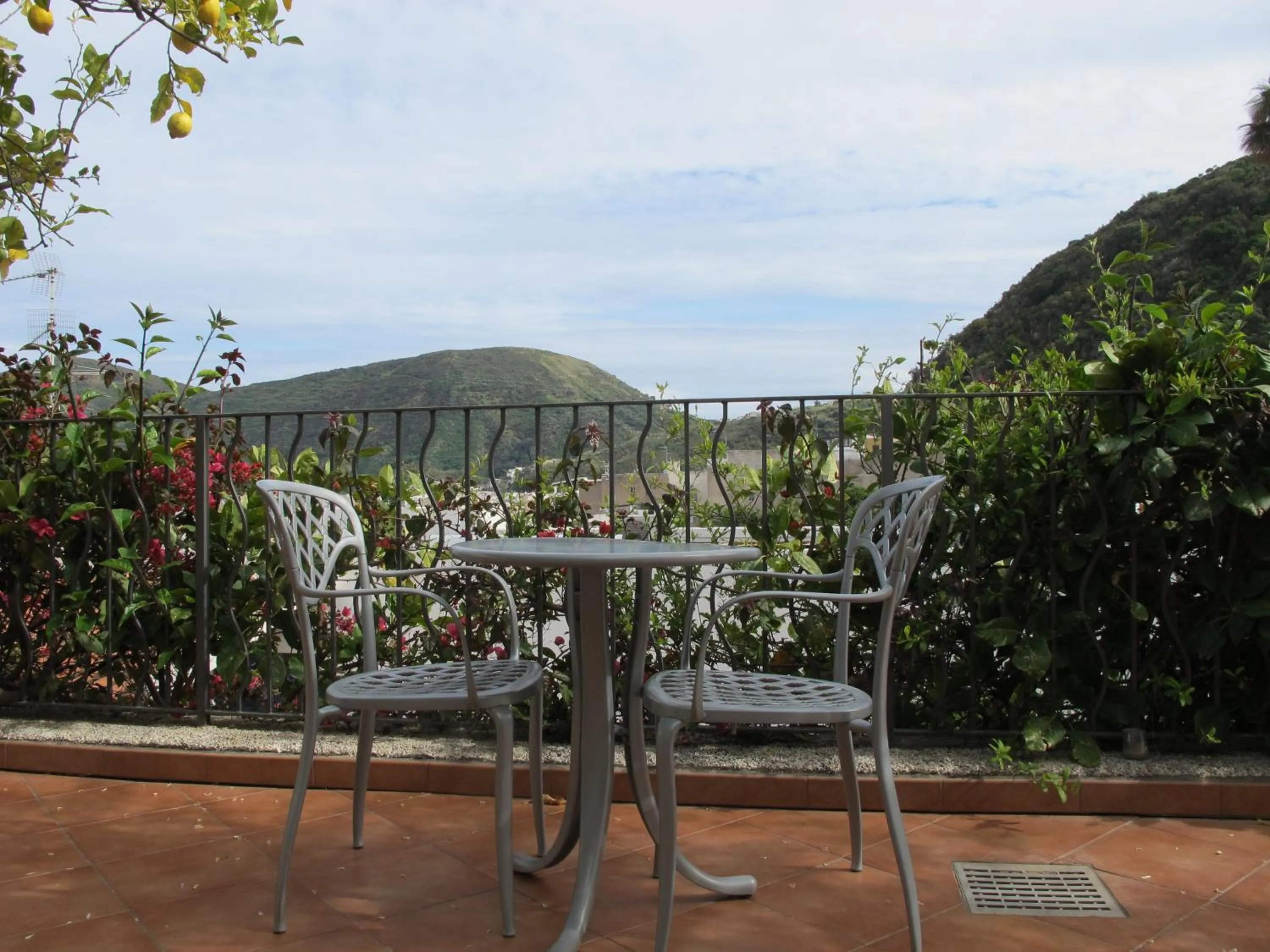 Patio in Hotel Residence La Villetta