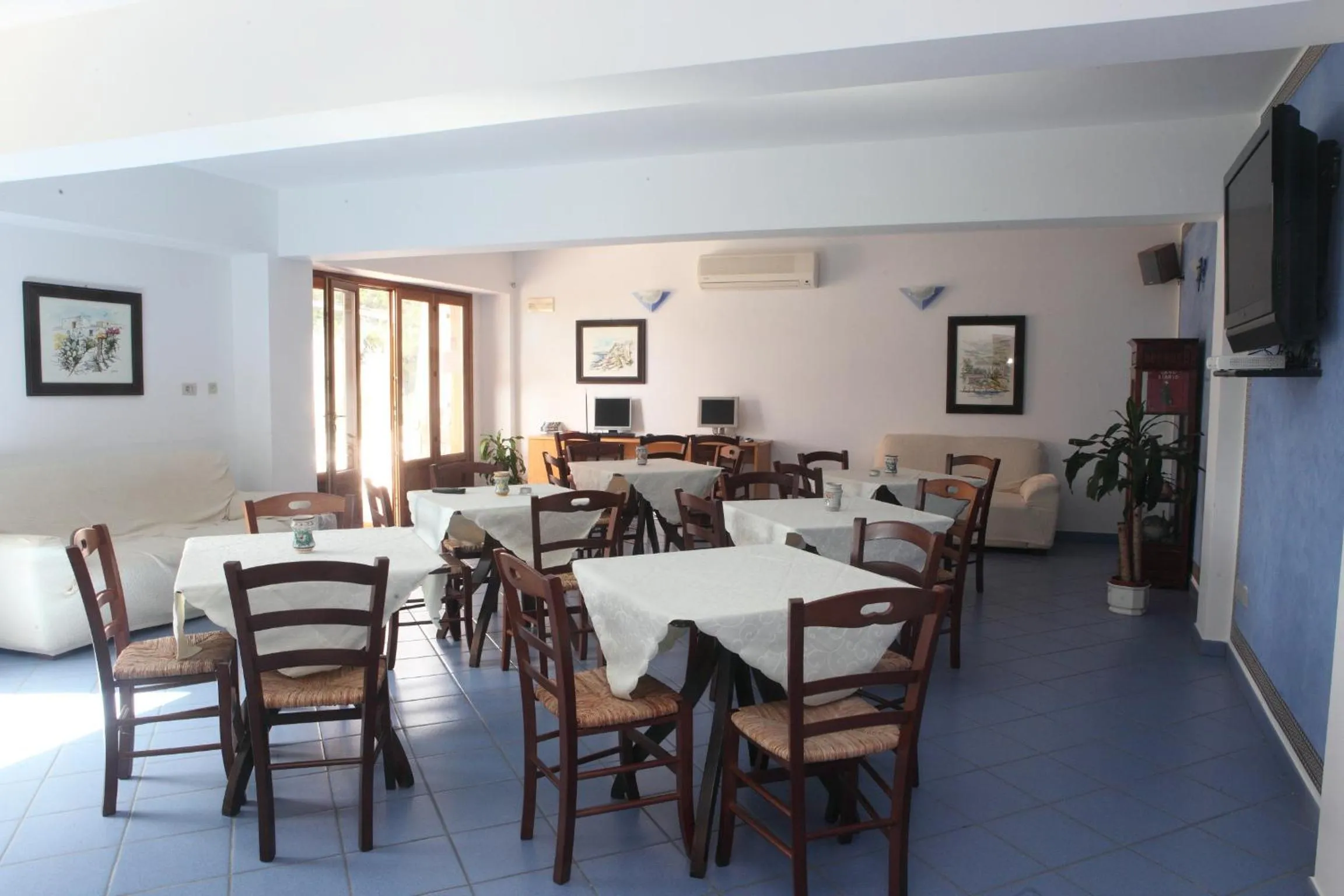 Lounge or bar in Hotel Residence La Villetta