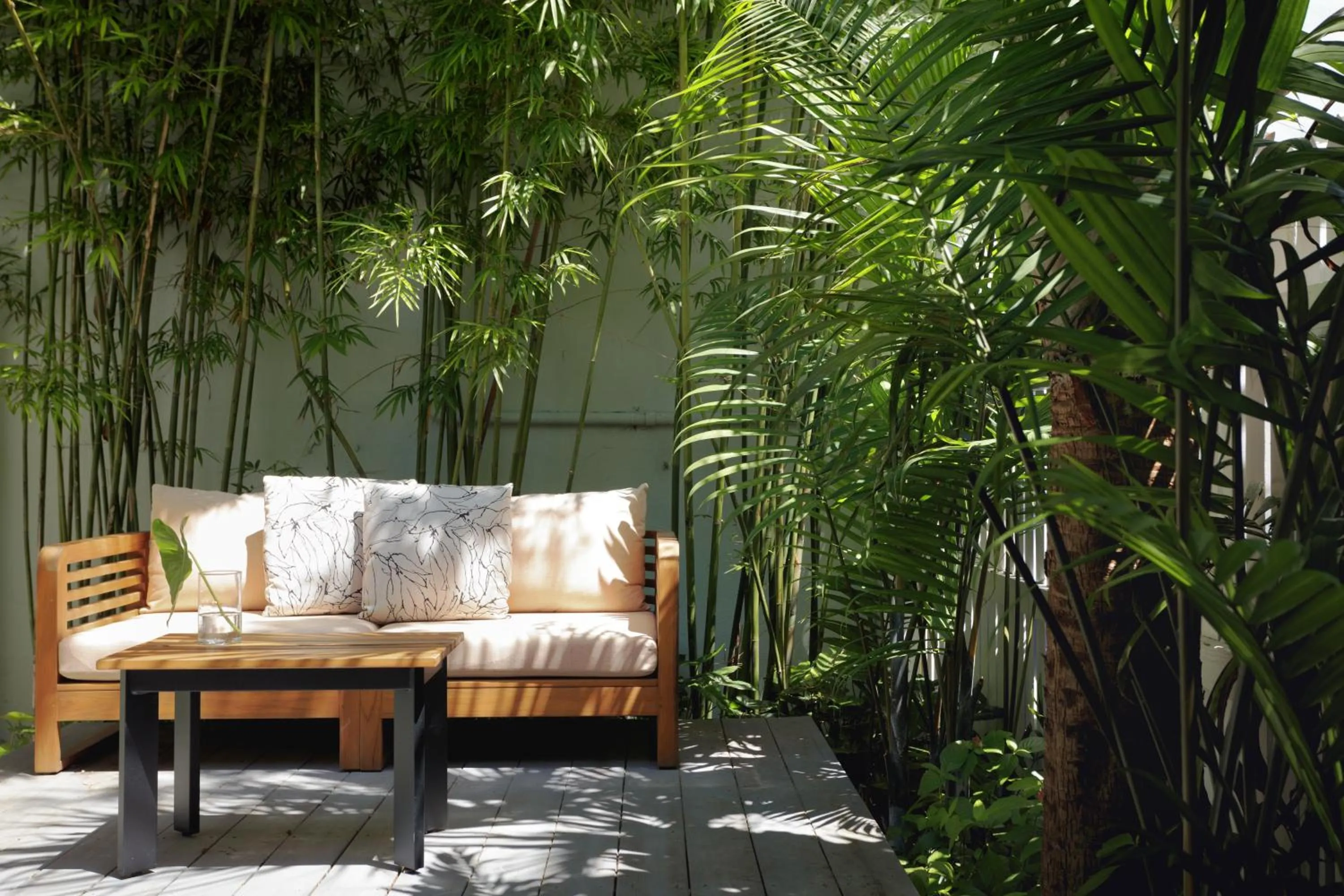 Patio in Ella's Cottages - Key West Historic Inns