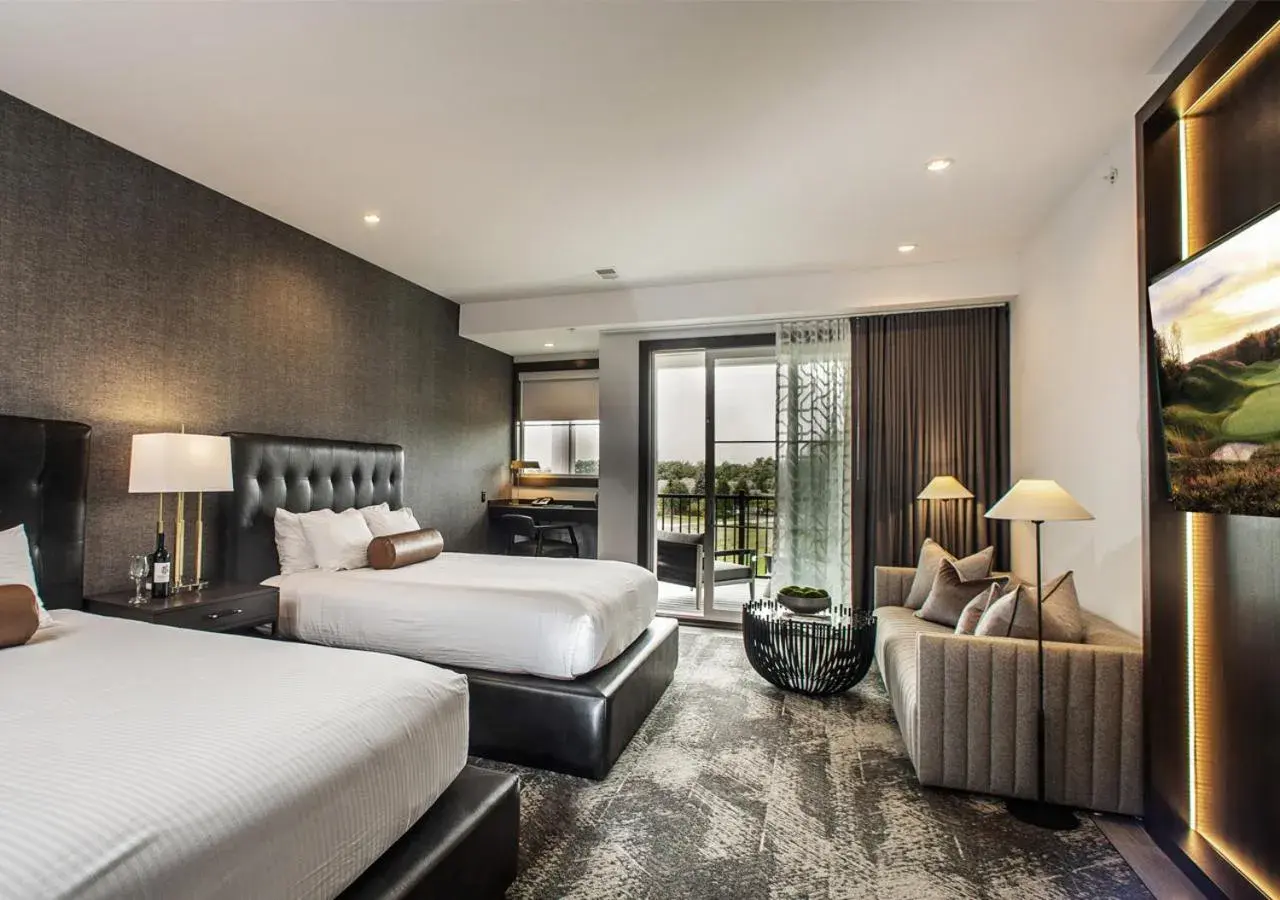 Seating area, Bed in Destination Geneva National Seating area, Bed in Destination Geneva National