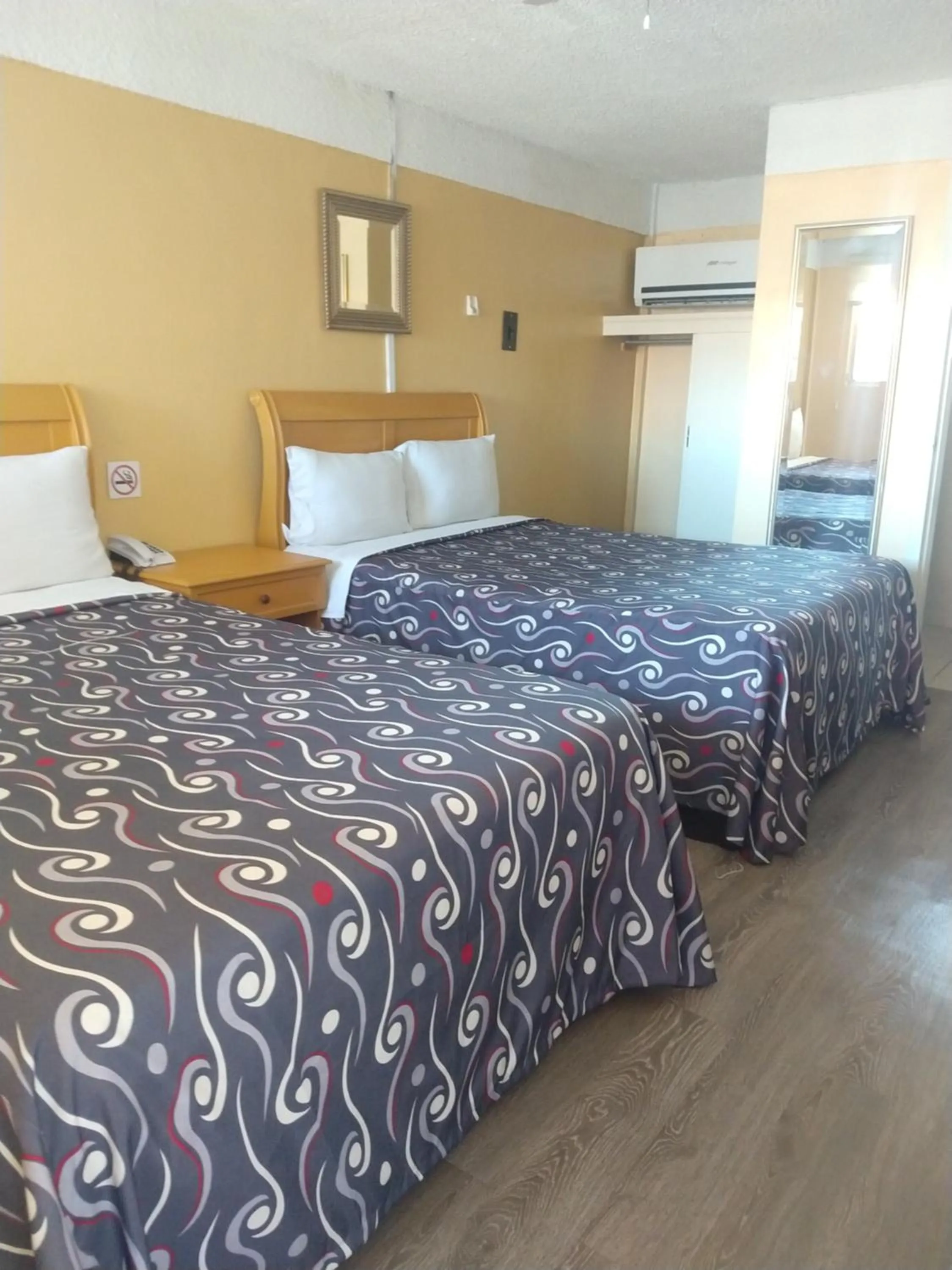 Bed in Hotel Boulevard Mexicali