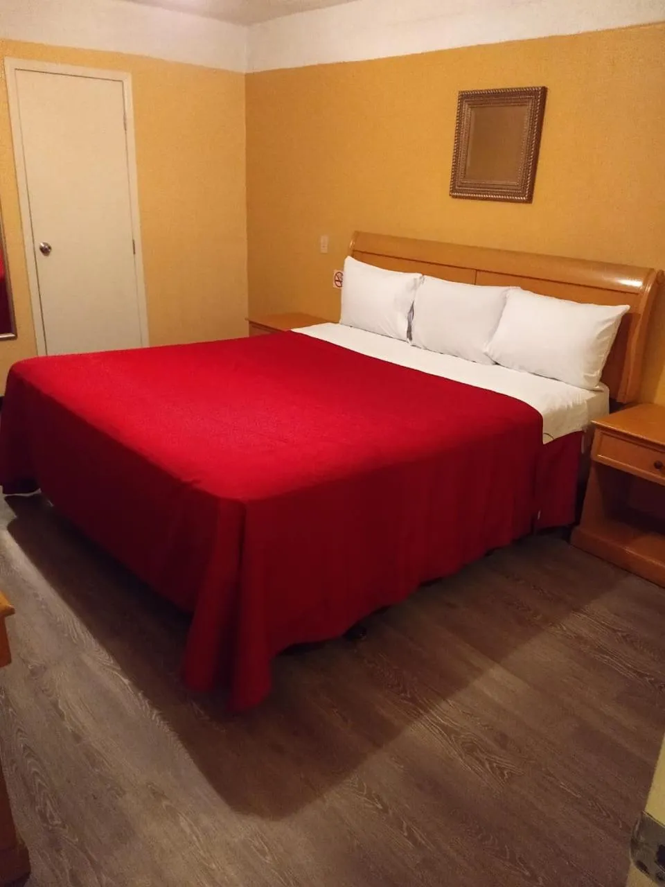Bed in Hotel Boulevard Mexicali