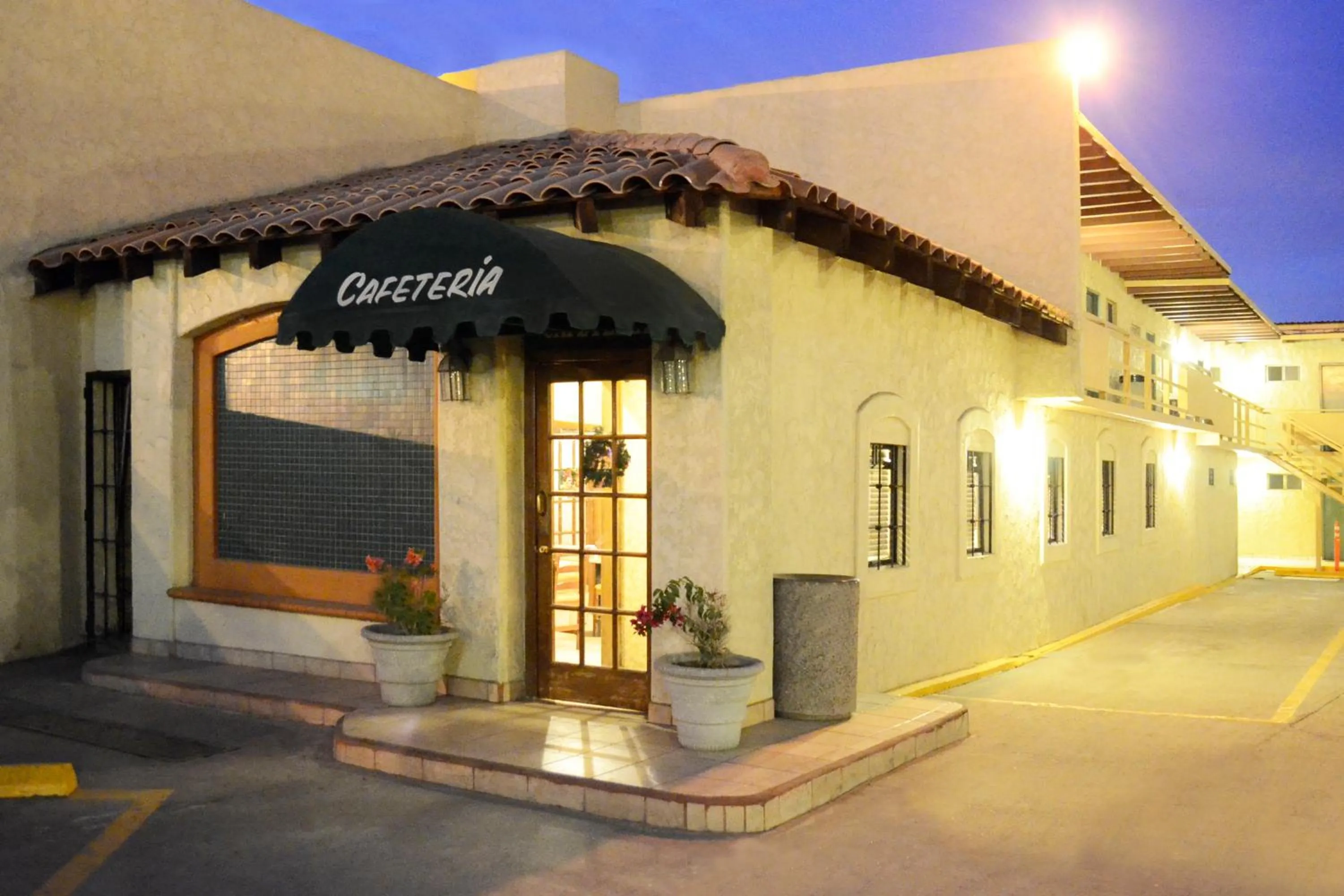 Restaurant/places to eat in Hotel Azteca de Oro Mexicali