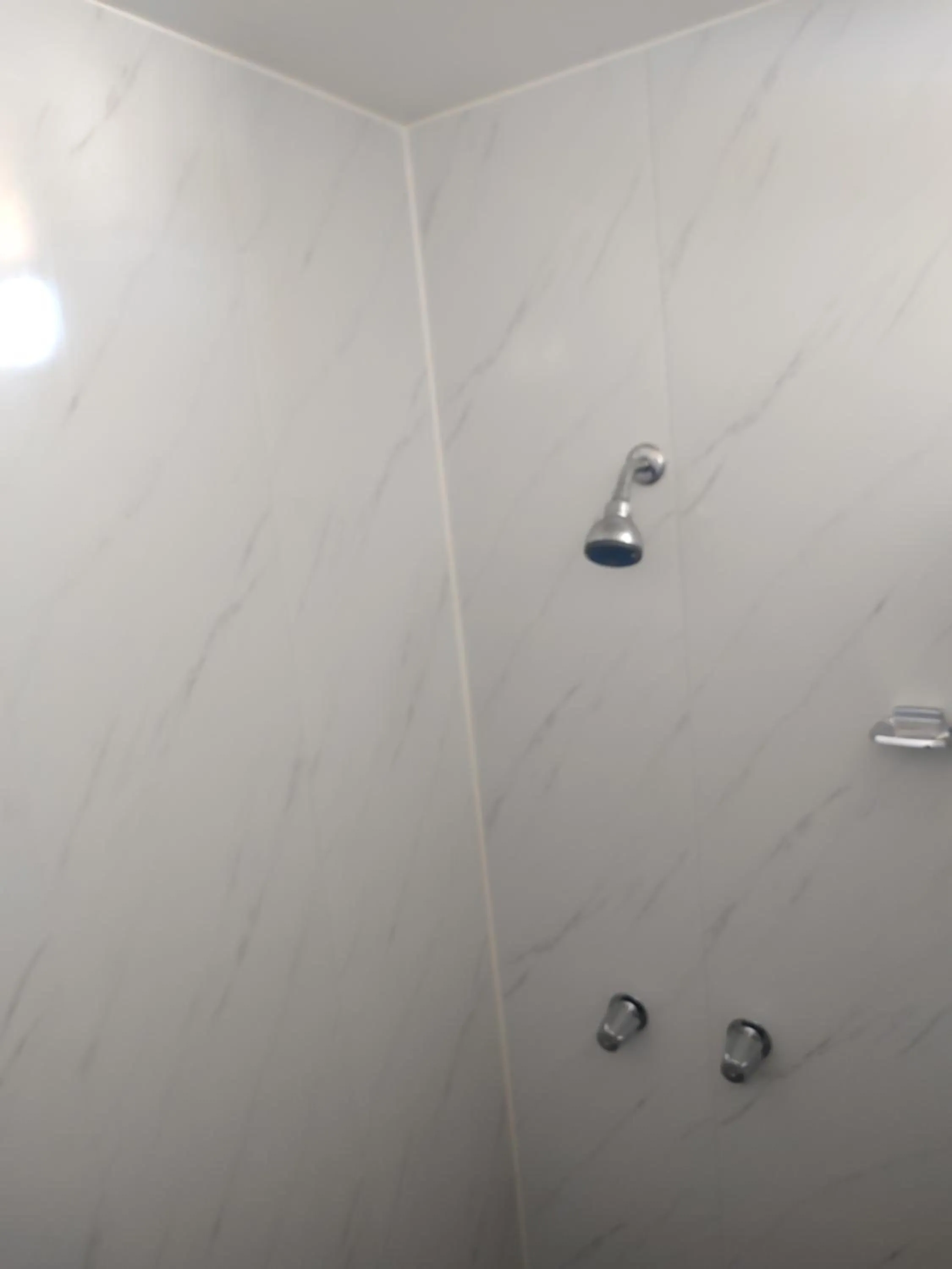 Shower in Hotel Azteca de Oro Mexicali