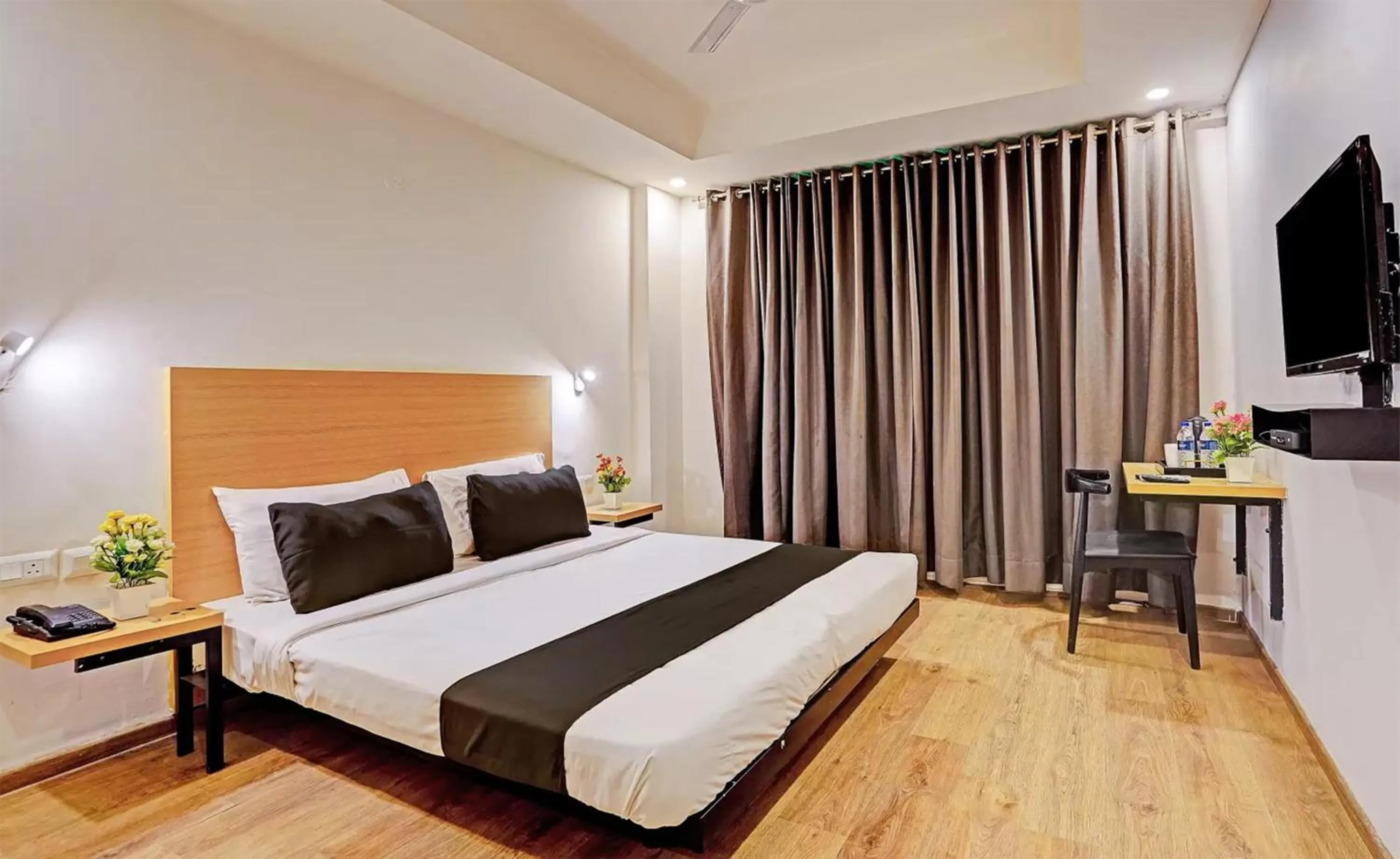 Communal lounge/ TV room in Hotel Aravali Inn & Banquet Hall