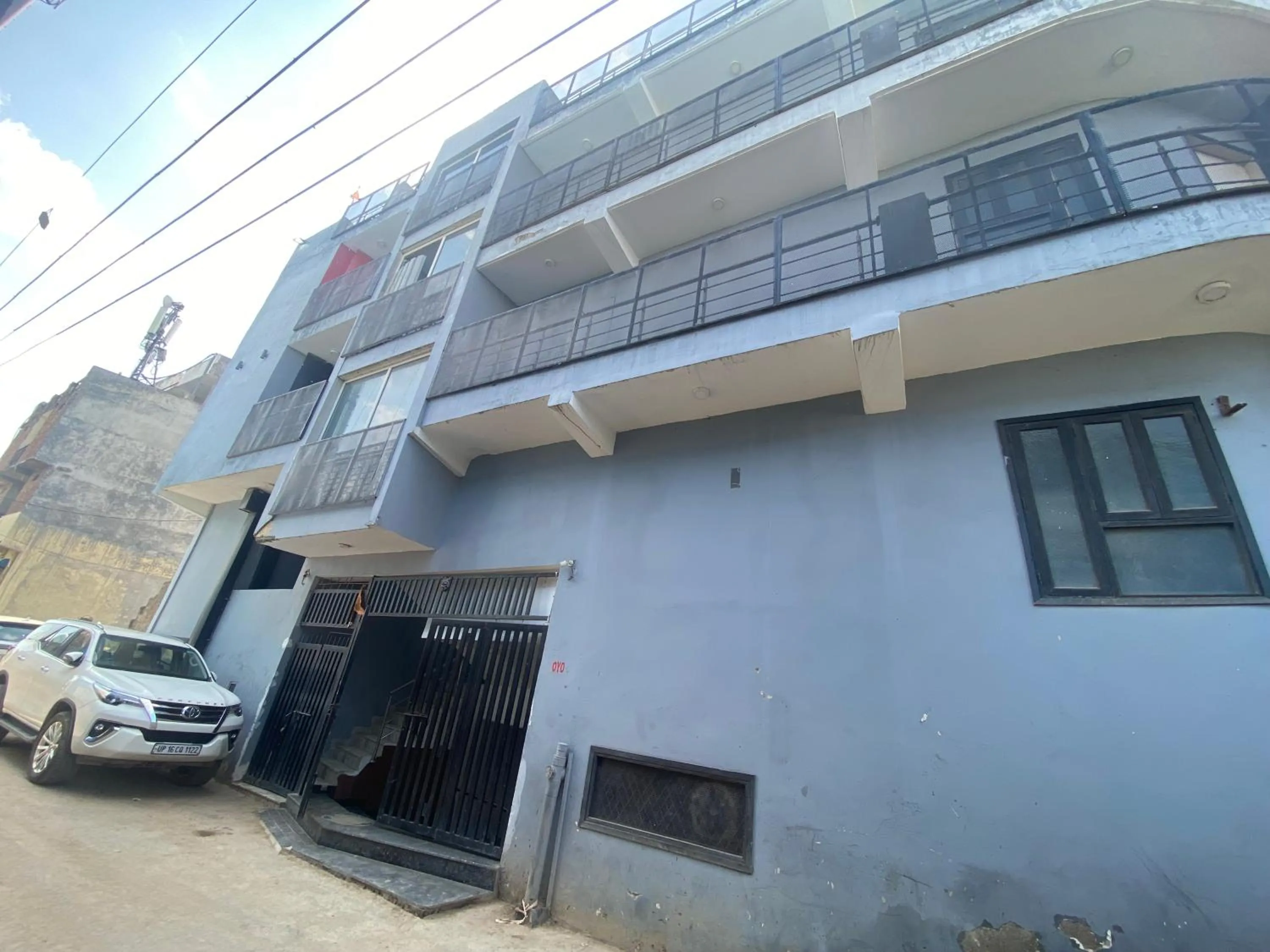 Property building in Hotel Aravali Inn & Banquet Hall