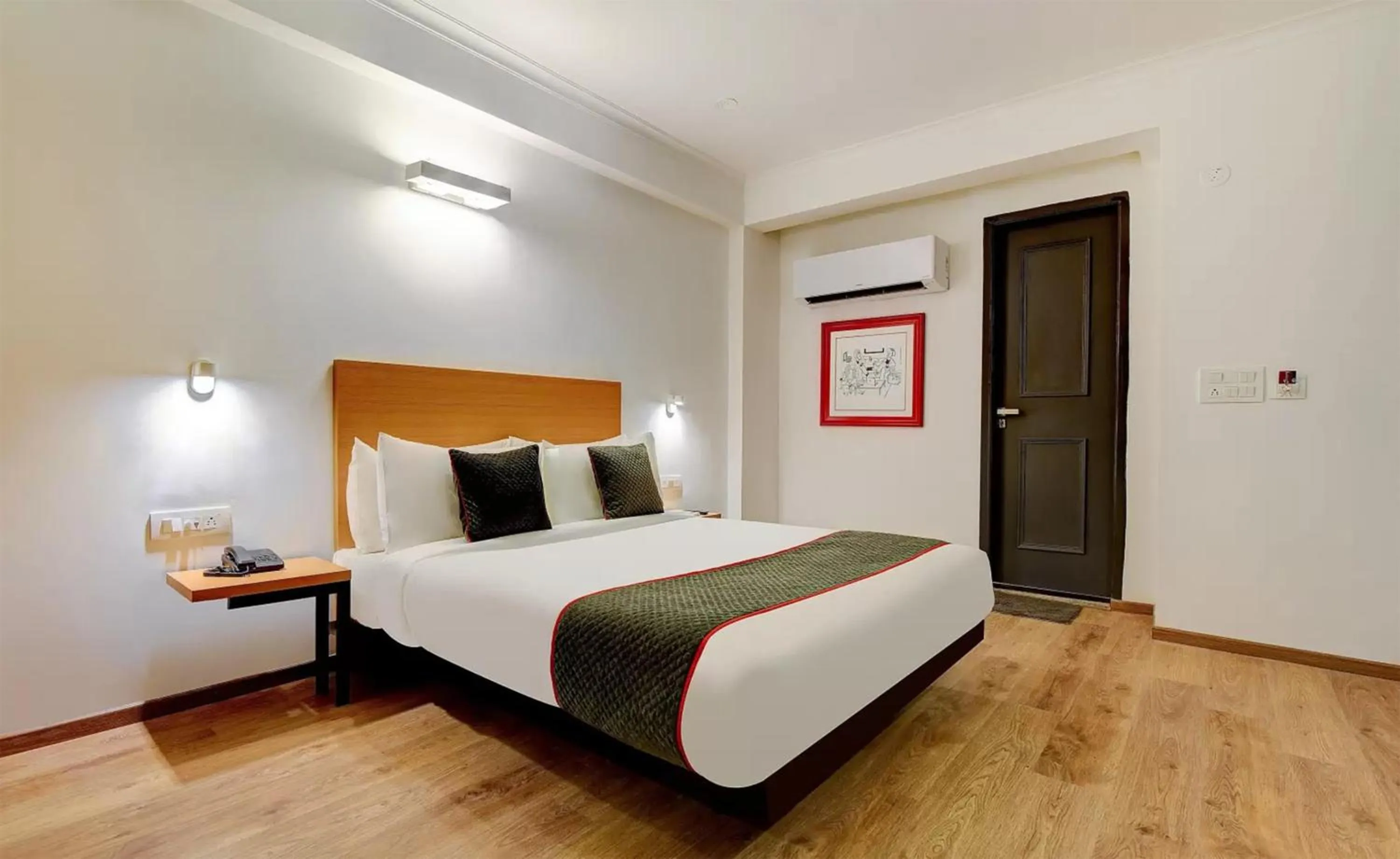 Bed in Hotel Aravali Inn & Banquet Hall