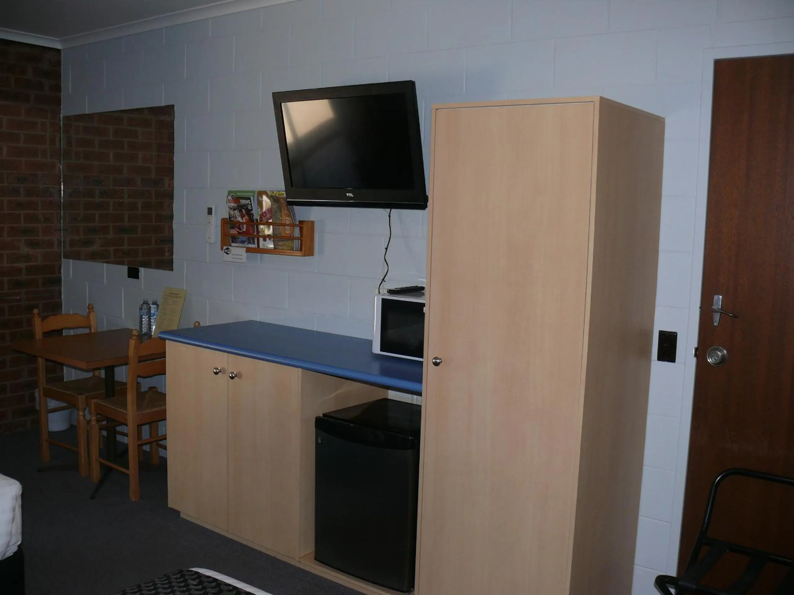 Communal lounge/ TV room in Milawa Motel