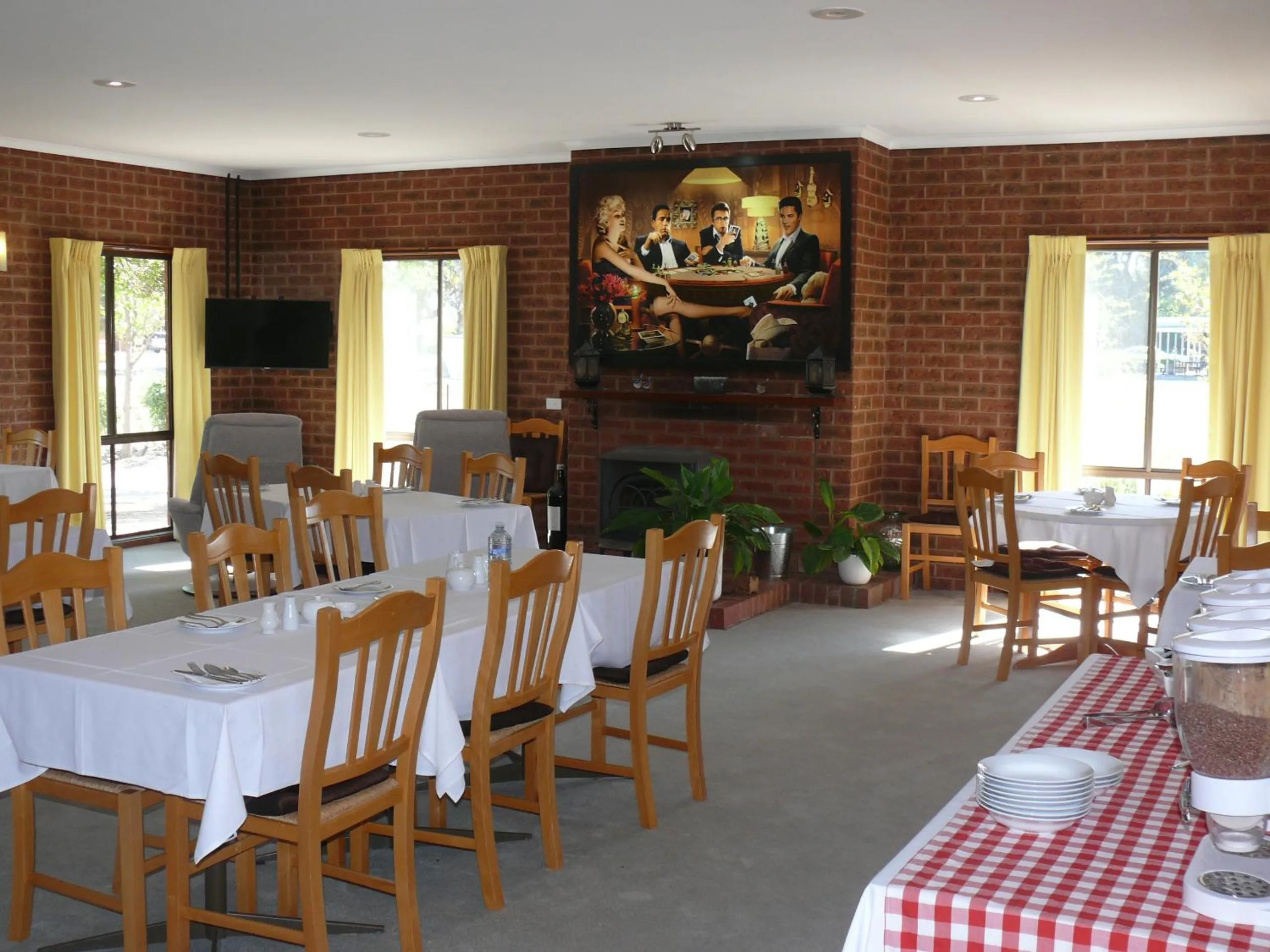 Restaurant/places to eat in Milawa Motel