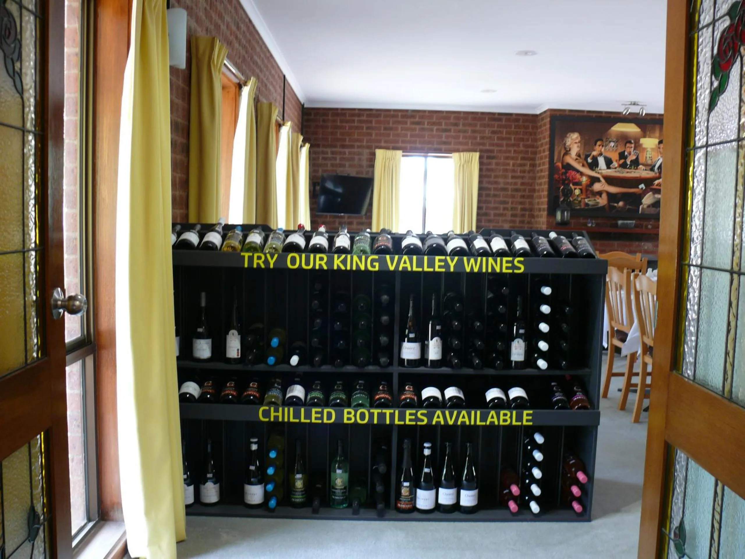 Drinks in Milawa Motel