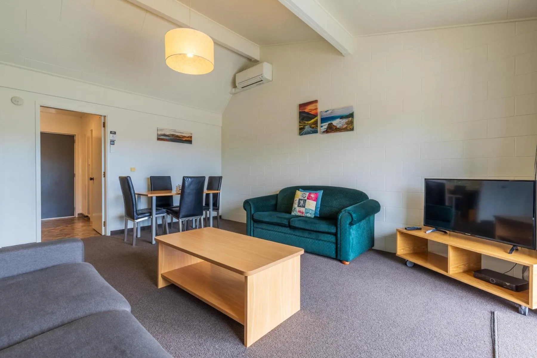 TV and multimedia in Andorra Motel