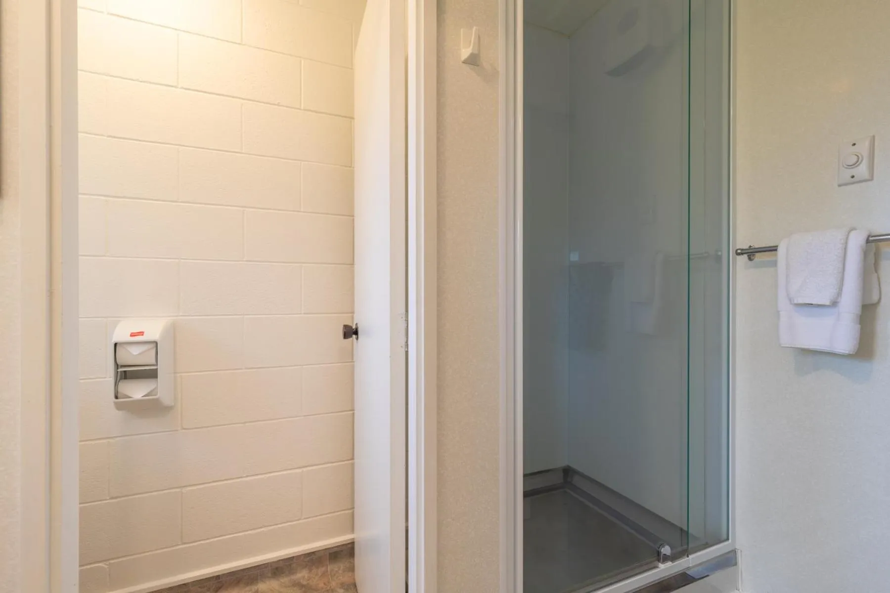 Shower in Andorra Motel