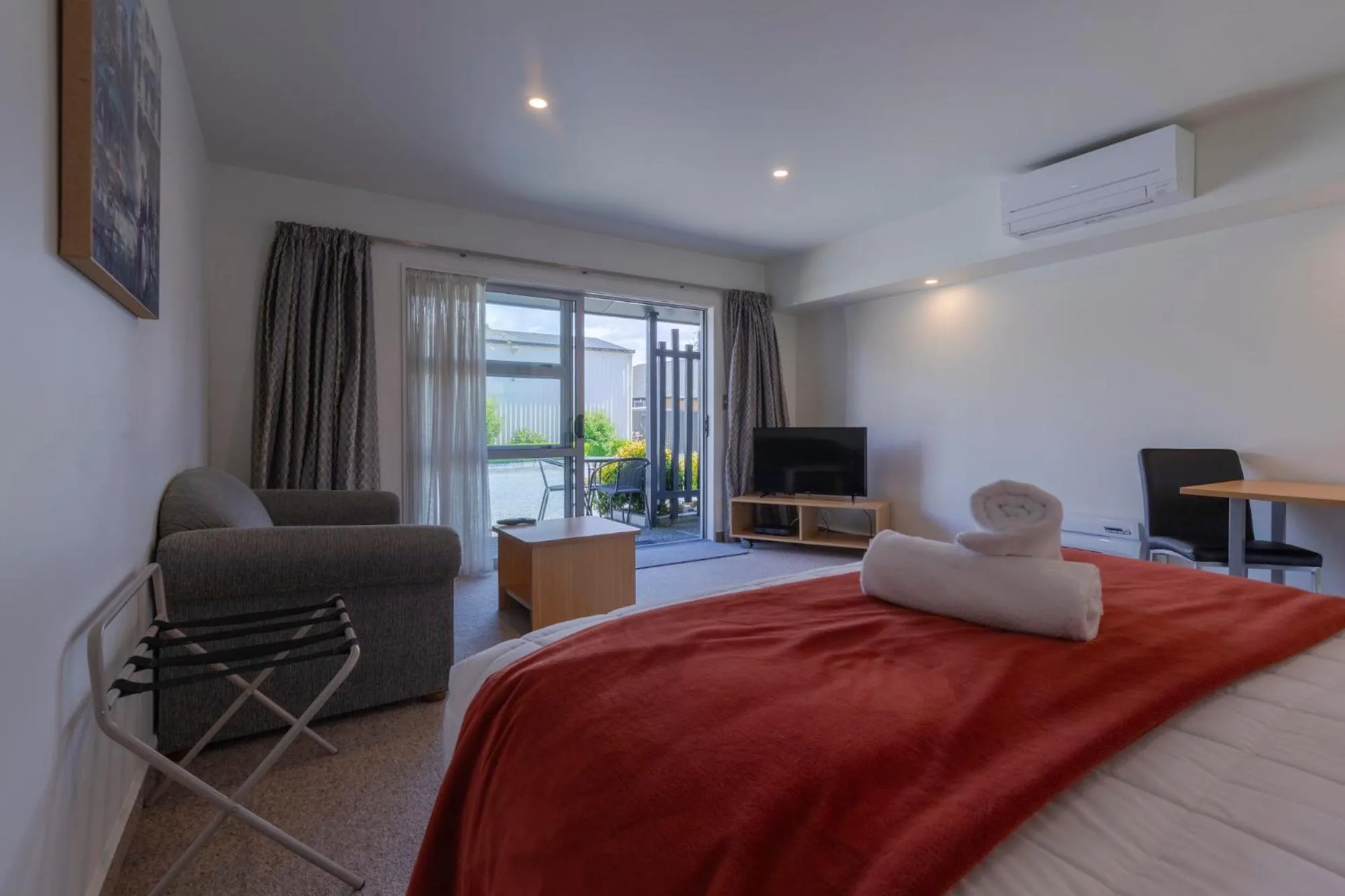 Bed in Andorra Motel