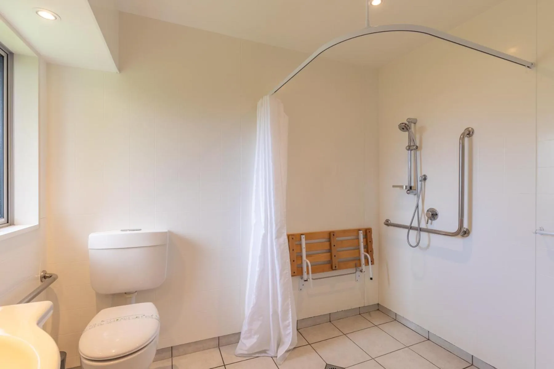 Shower in Andorra Motel