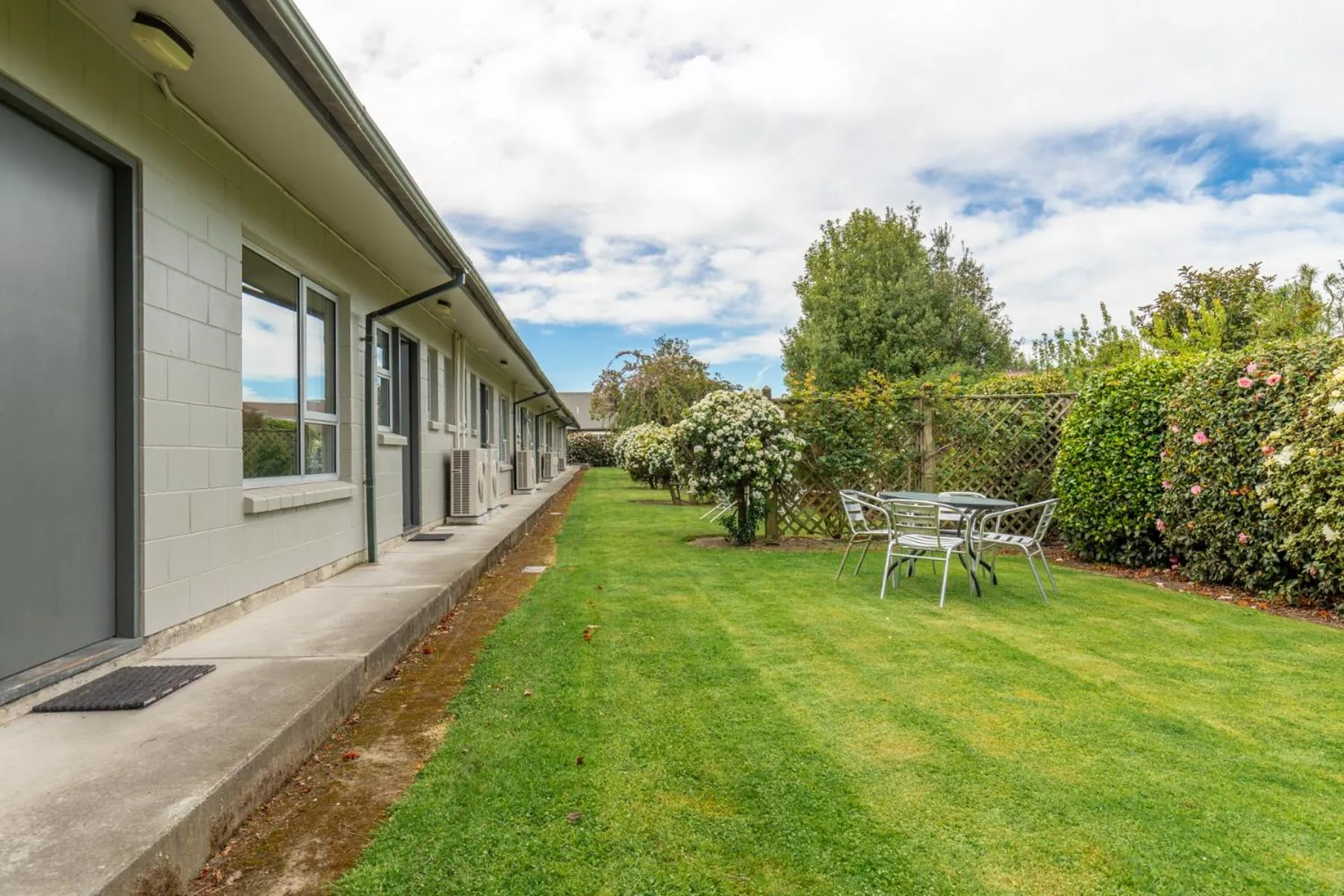 Garden in Andorra Motel