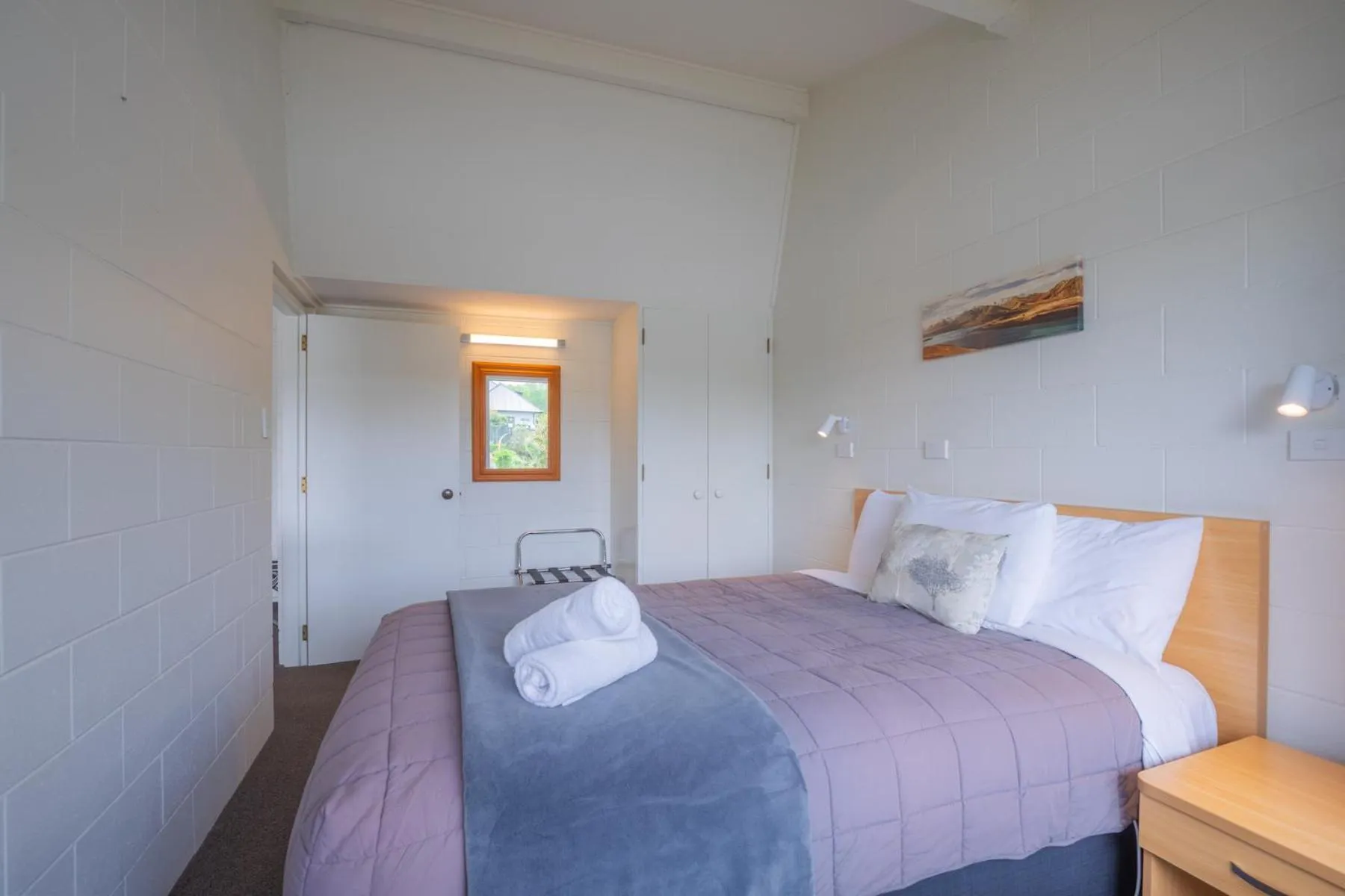 Bed in Andorra Motel