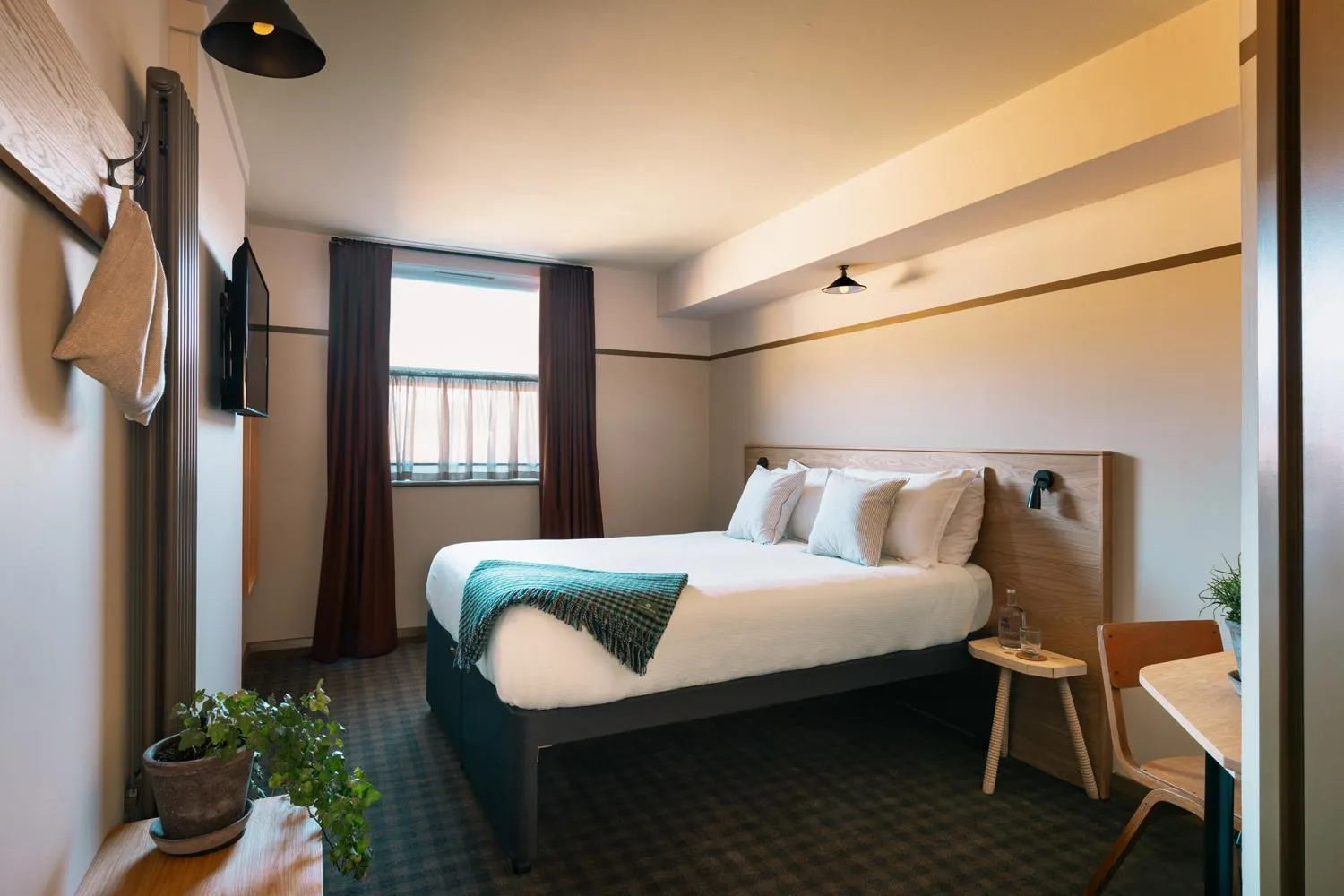 Bedroom, Bed in The Hide