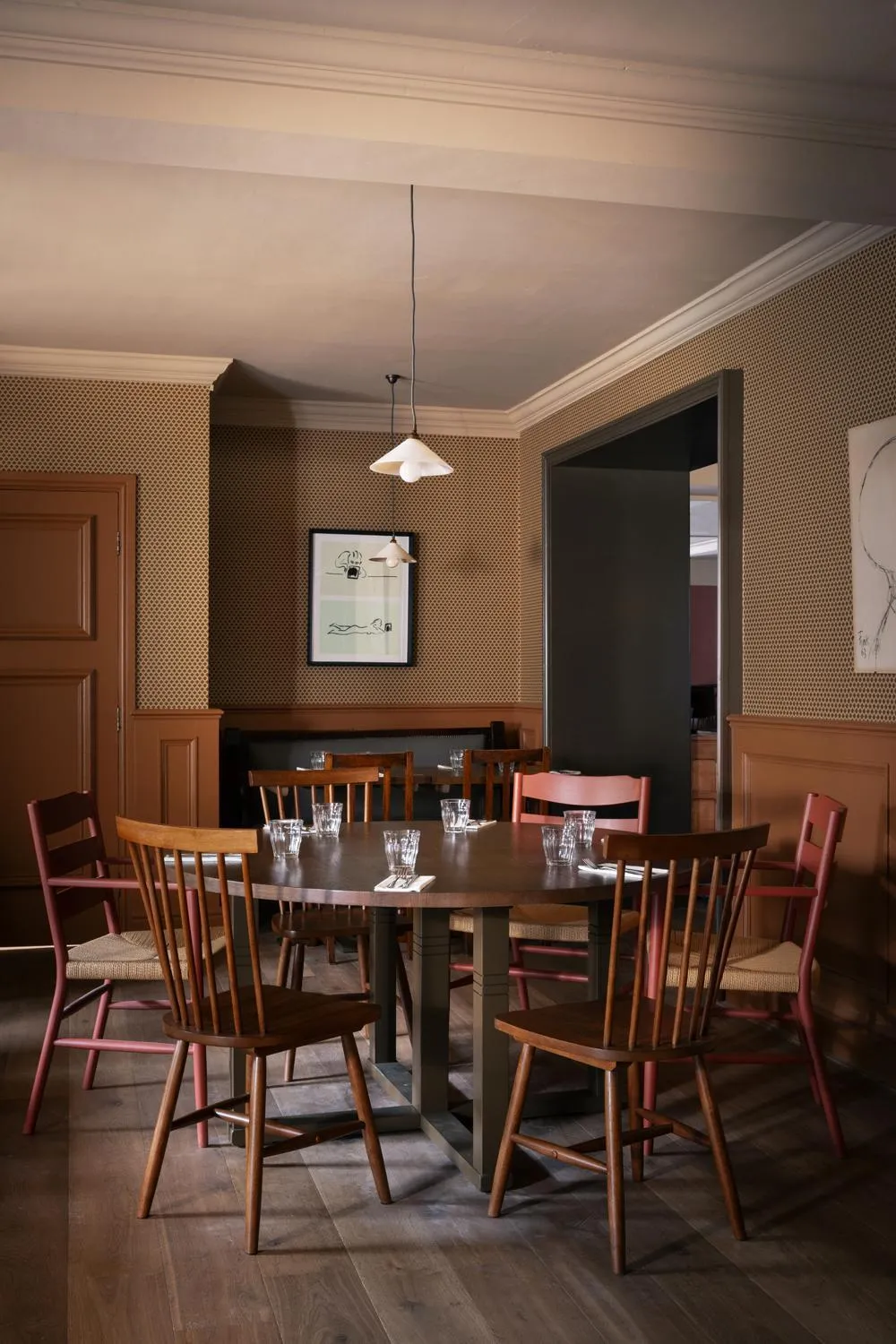 Restaurant/places to eat in The Hide