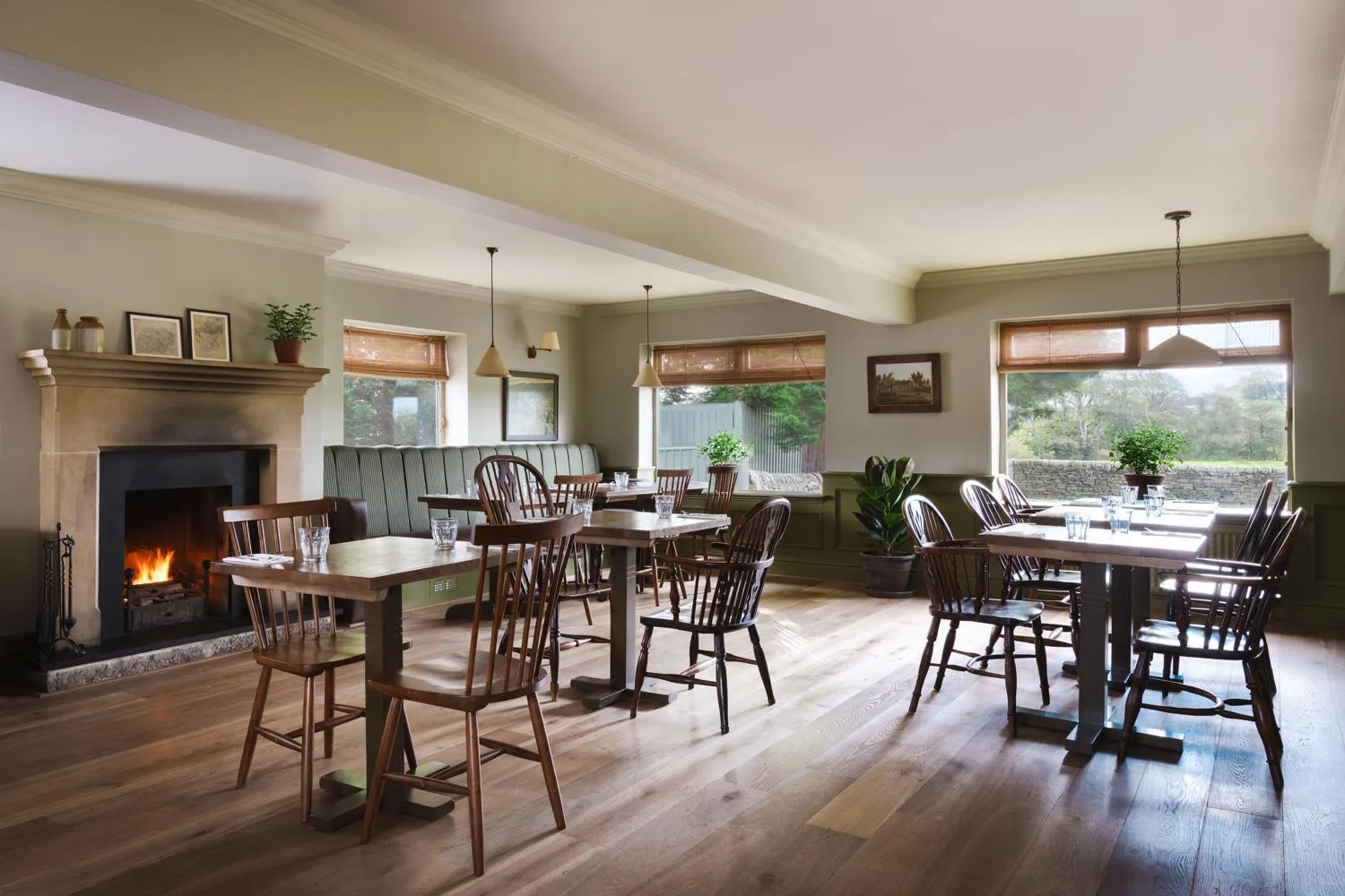 Restaurant/places to eat in The Hide