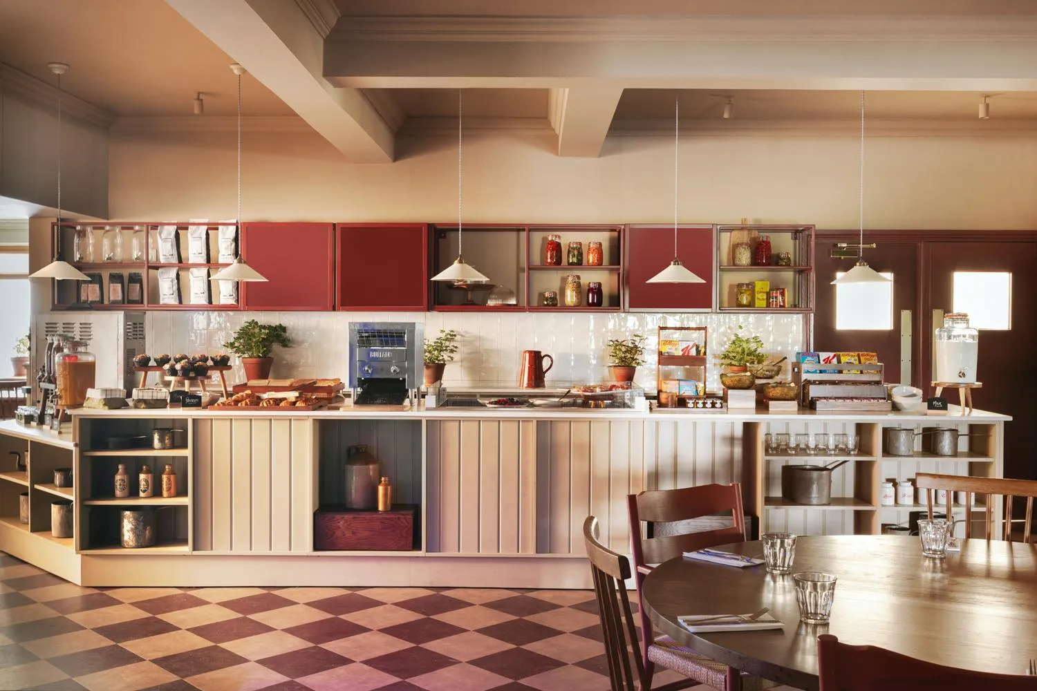 Breakfast in The Hide