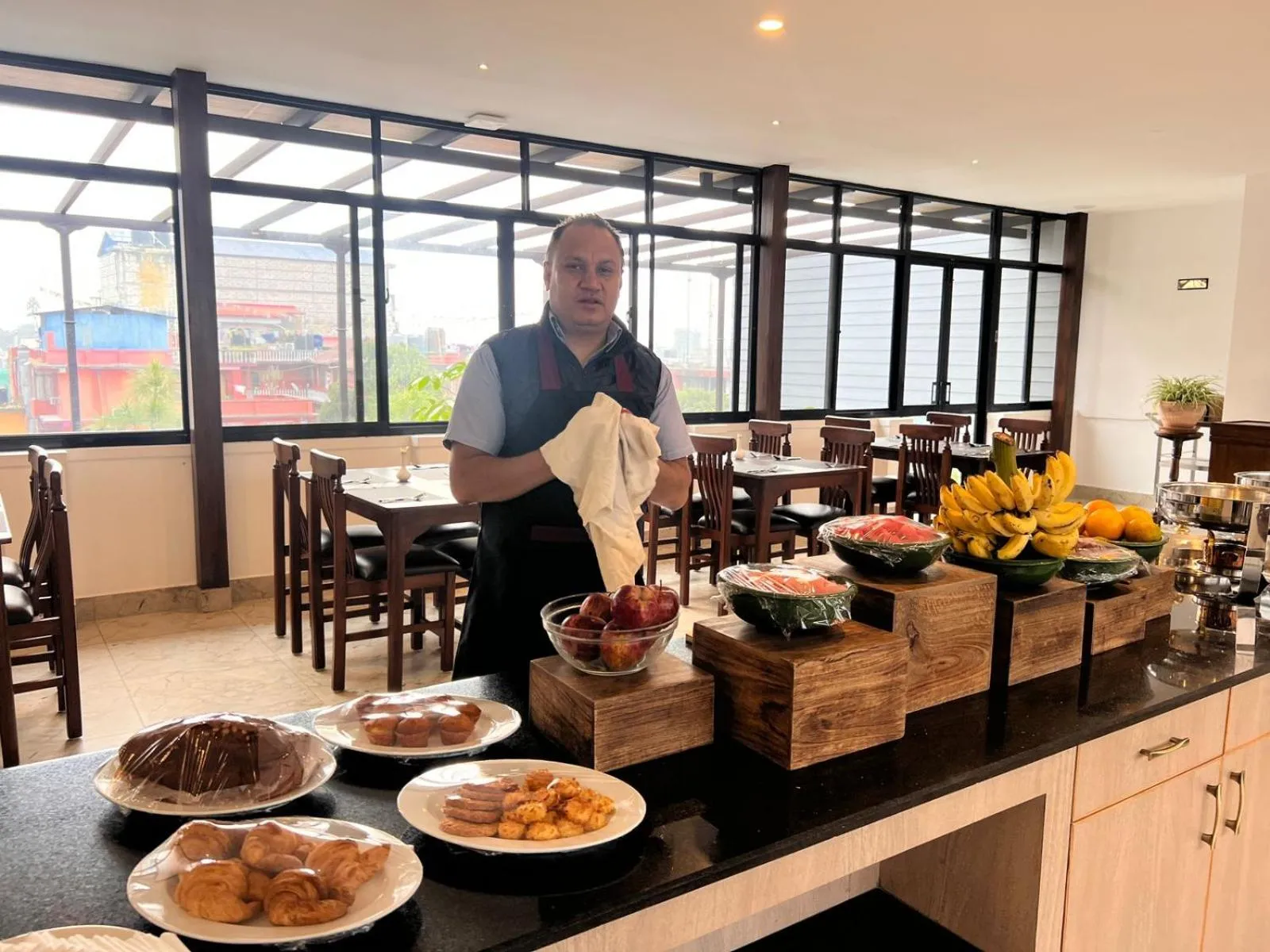 Buffet breakfast in Gallery Park Hotel