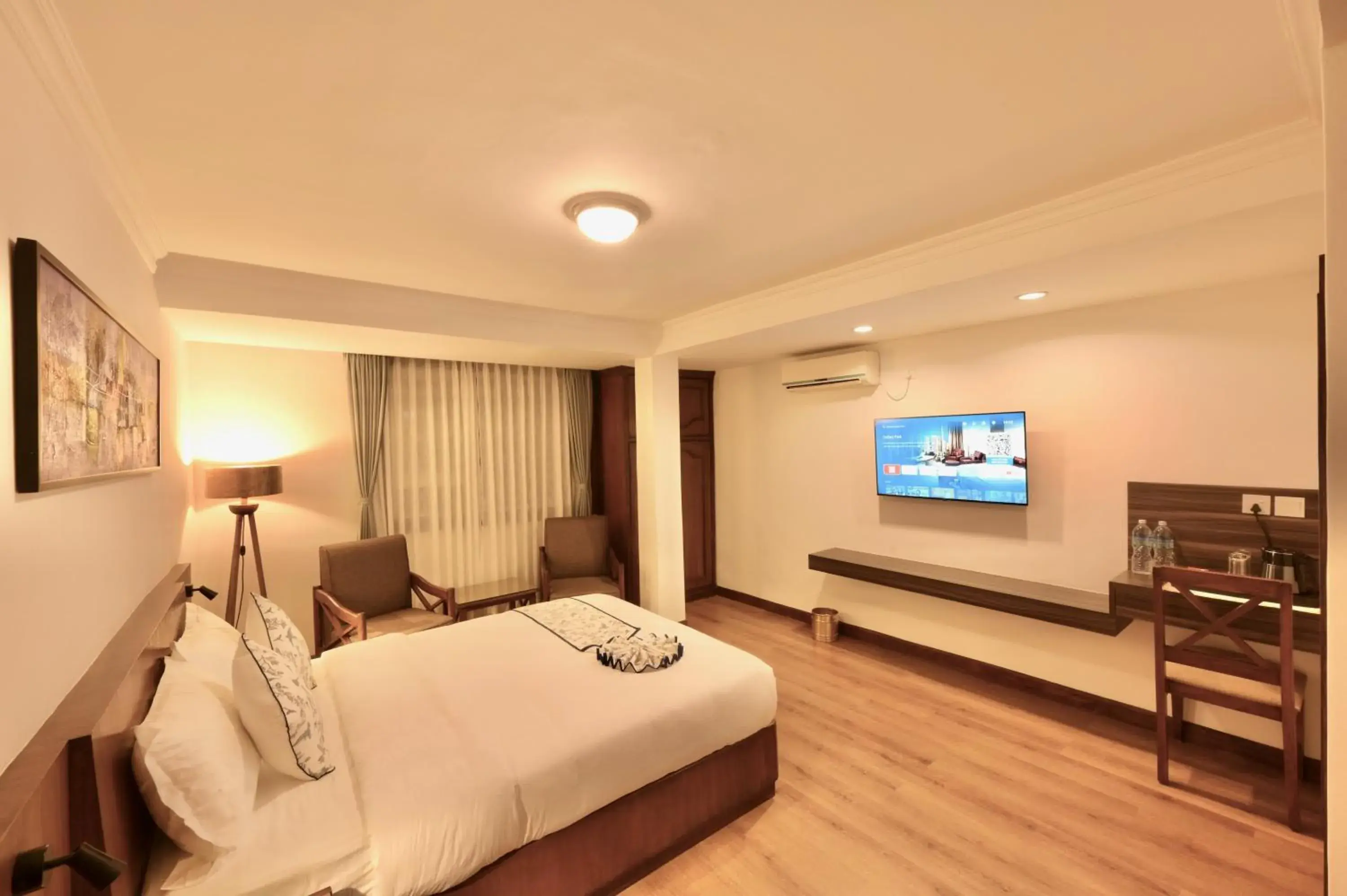 Bedroom, Bed in Gallery Park Hotel Bedroom, Bed in Gallery Park Hotel