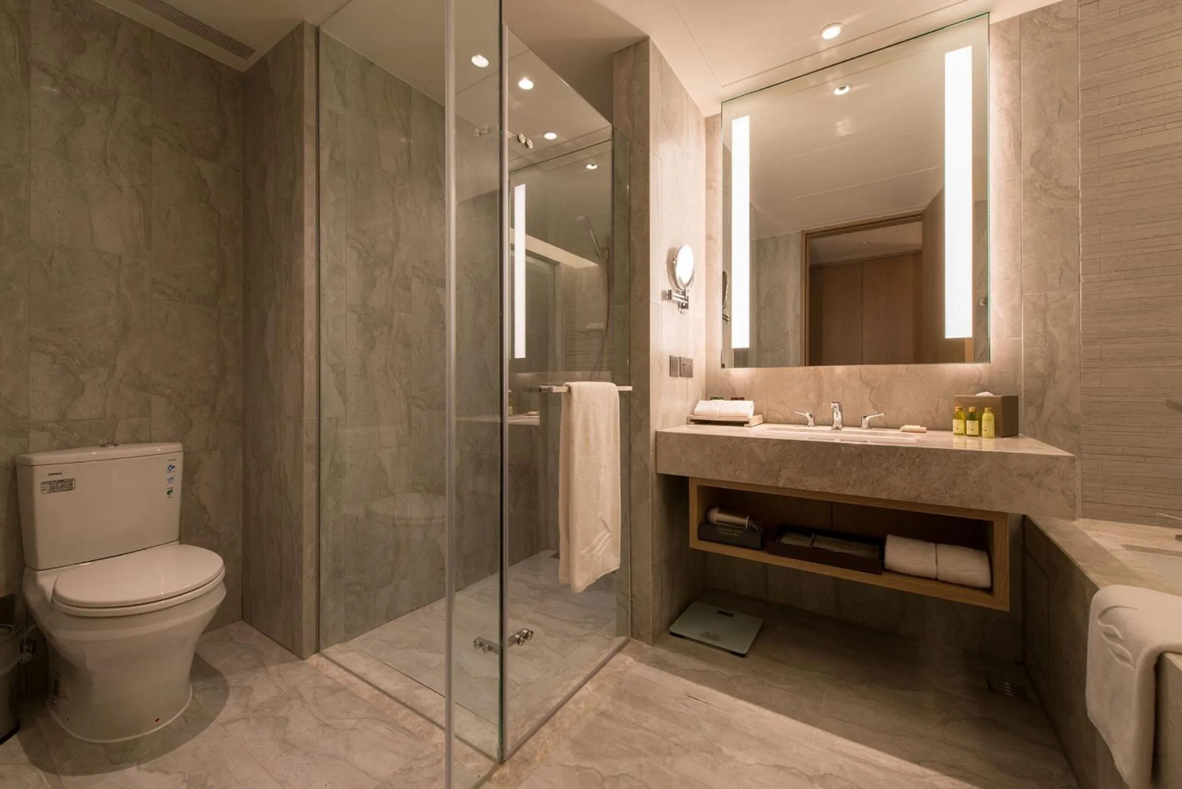 Shower in Golden Lake Hotel