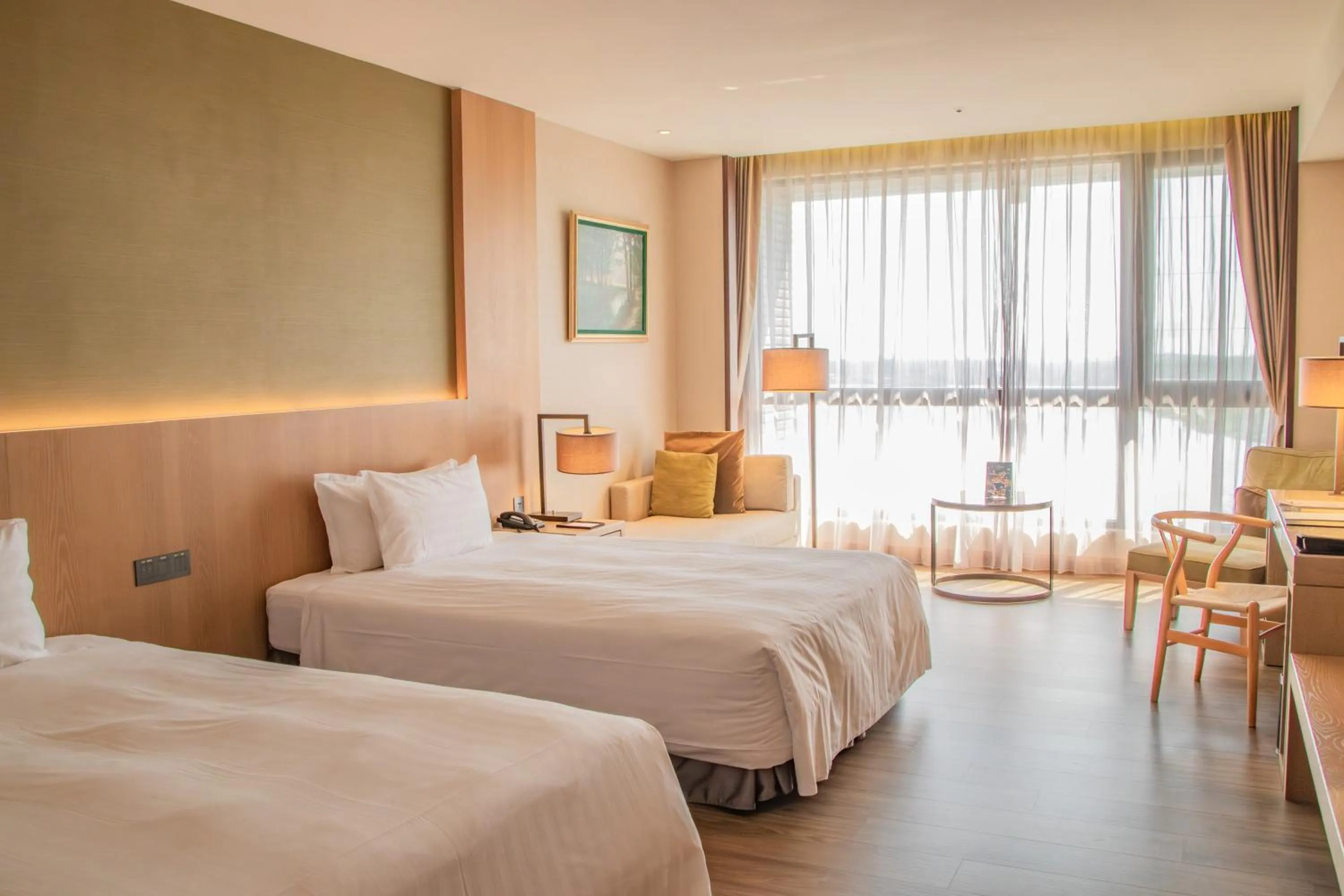 Photo of the whole room, Bed in Golden Lake Hotel