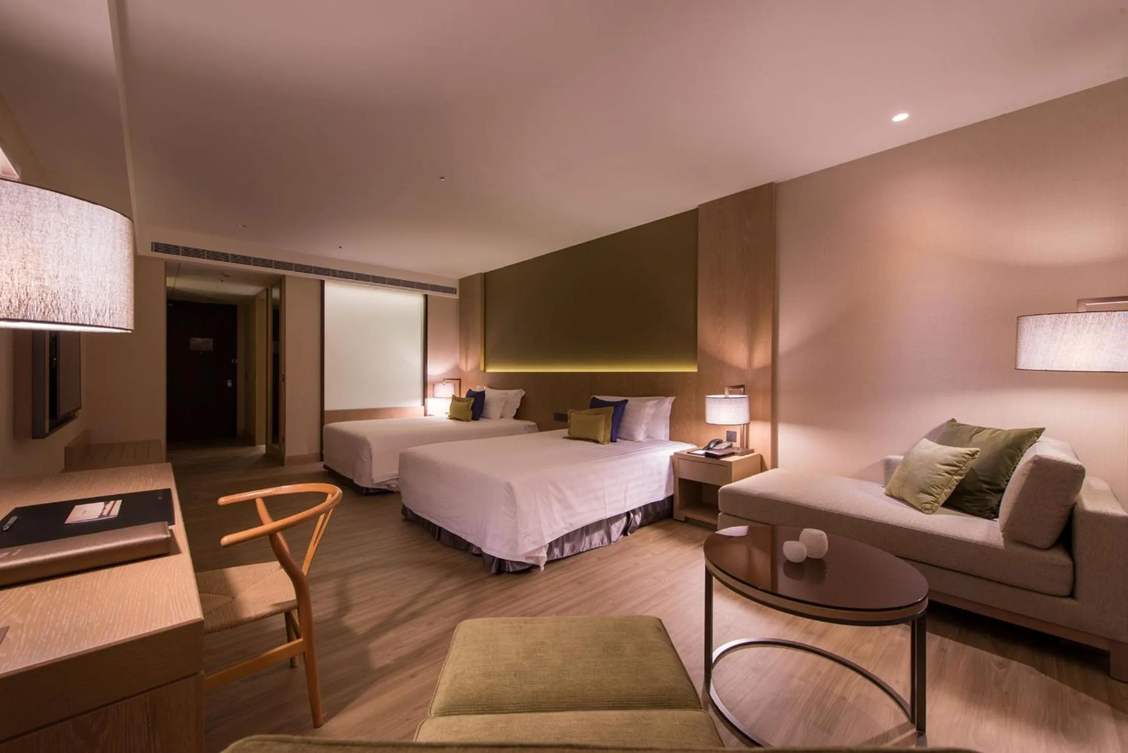 Photo of the whole room, Bed in Golden Lake Hotel