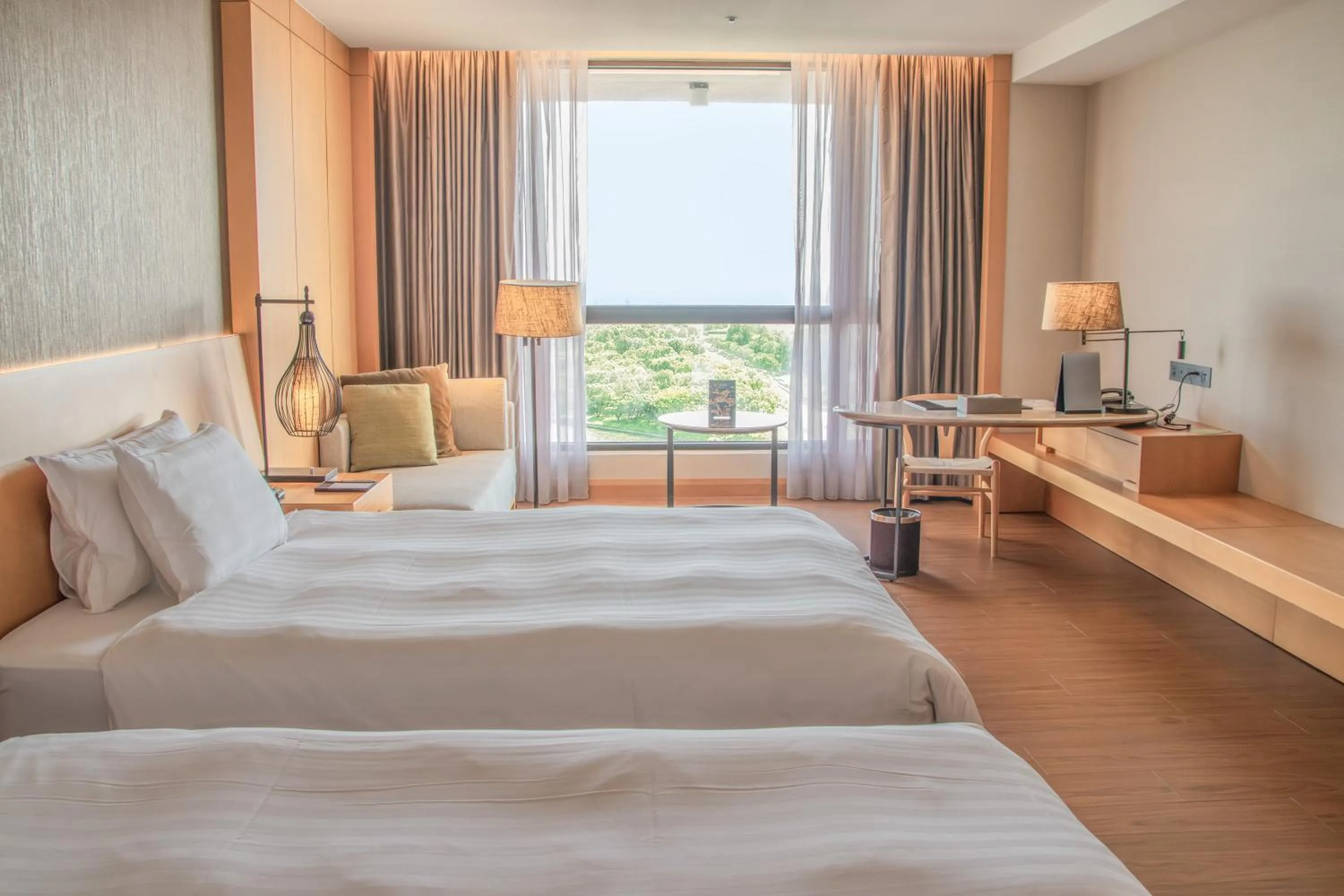 Photo of the whole room, Bed in Golden Lake Hotel