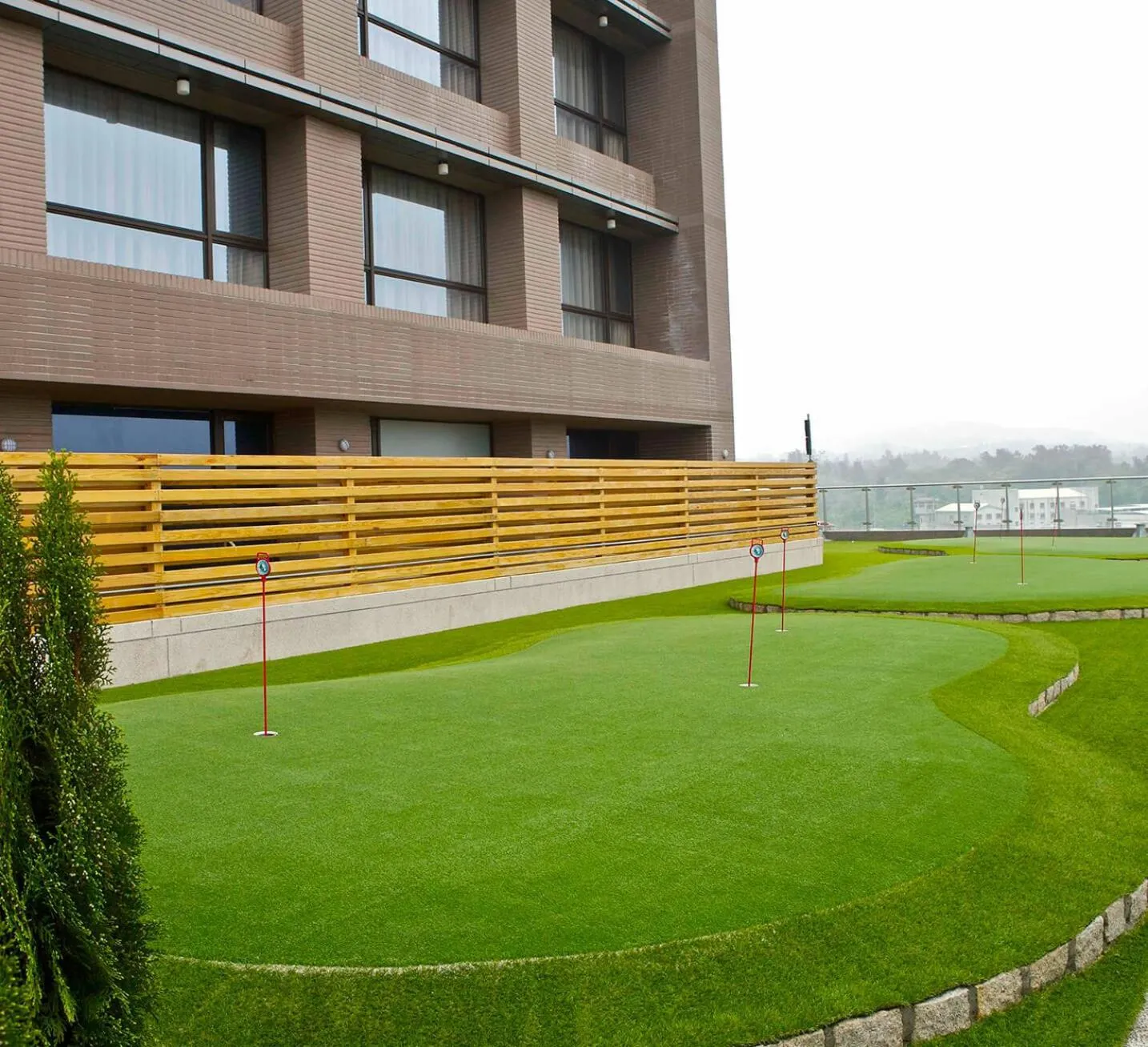 Area and facilities in Golden Lake Hotel