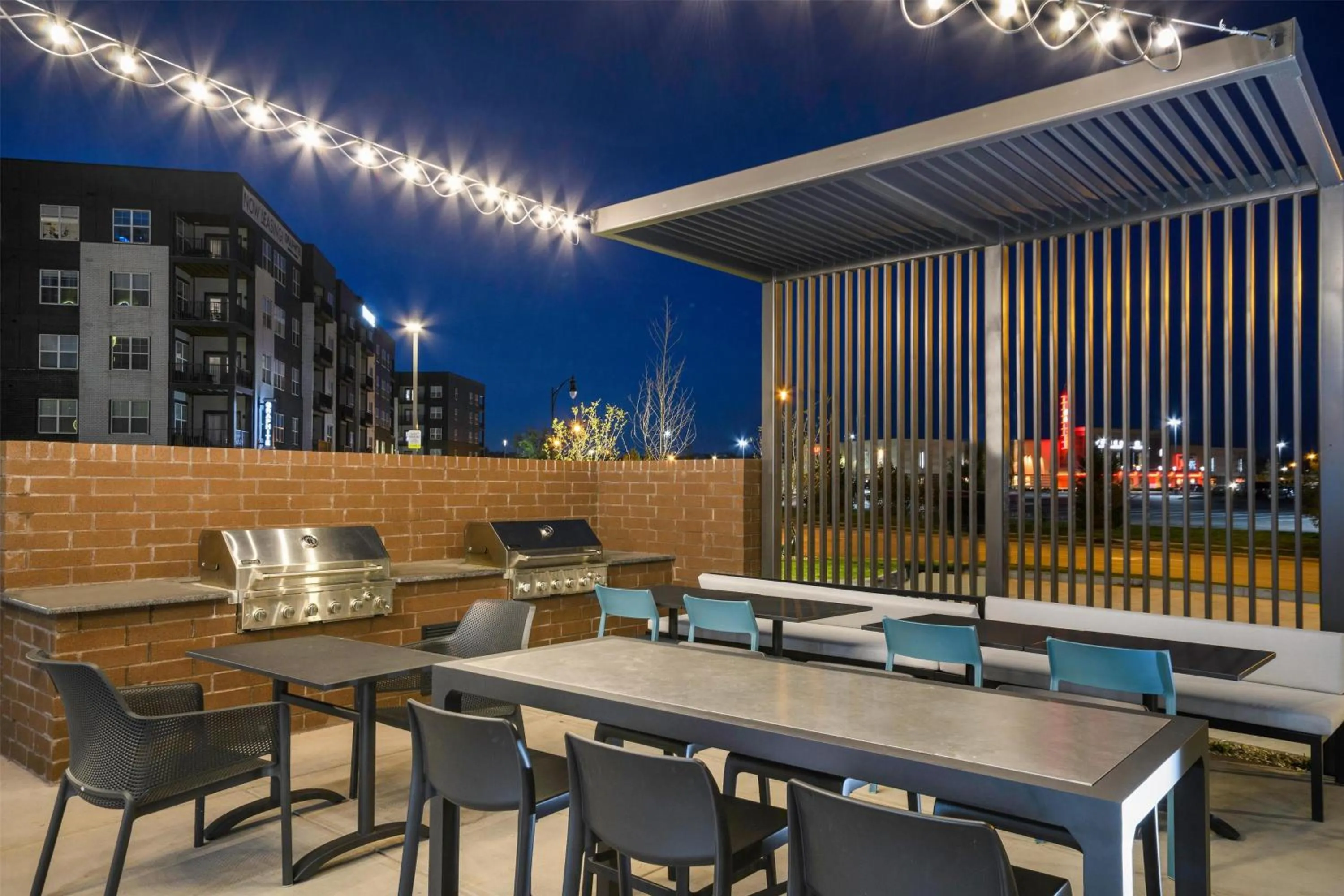 Dining area in Home2 Suites By Hilton Cincinnati Midtown Oakley
