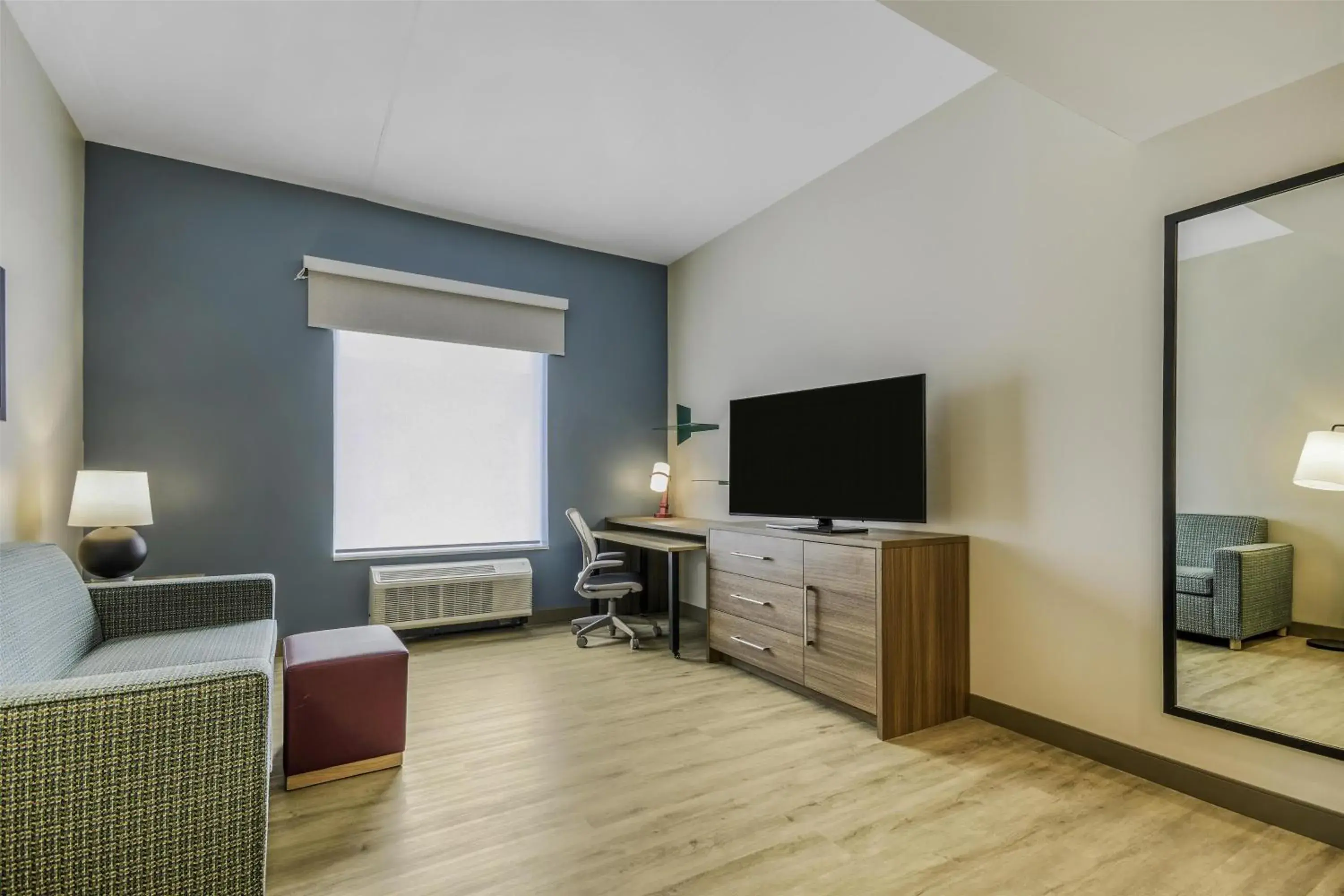 Bedroom in Home2 Suites By Hilton Cincinnati Midtown Oakley Bedroom in Home2 Suites By Hilton Cincinnati Midtown Oakley