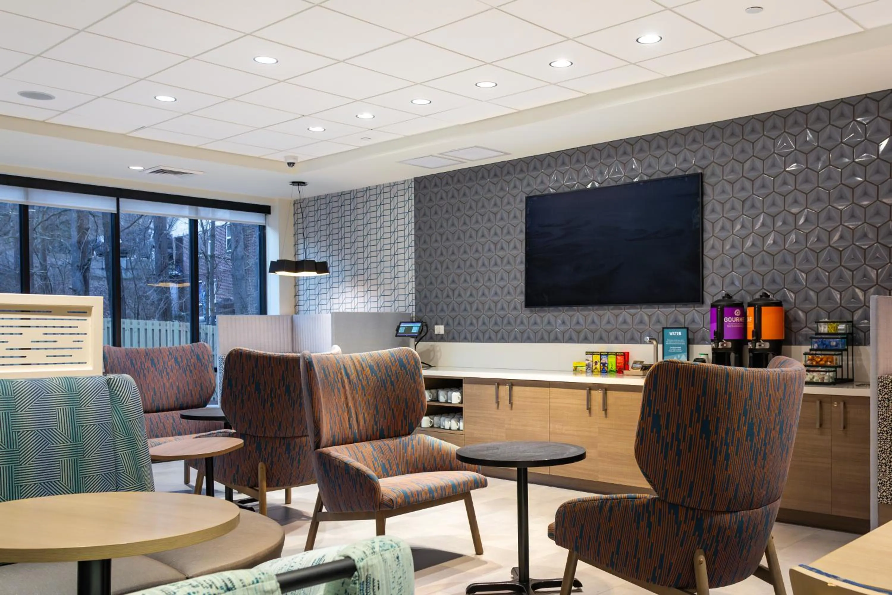 TV and multimedia in Home2 Suites By Hilton Boone