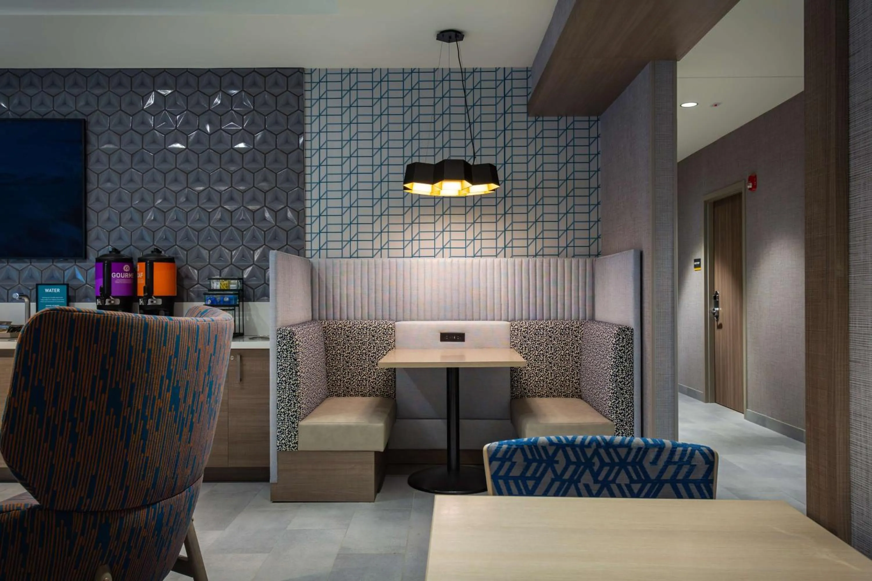 Breakfast in Home2 Suites By Hilton Boone