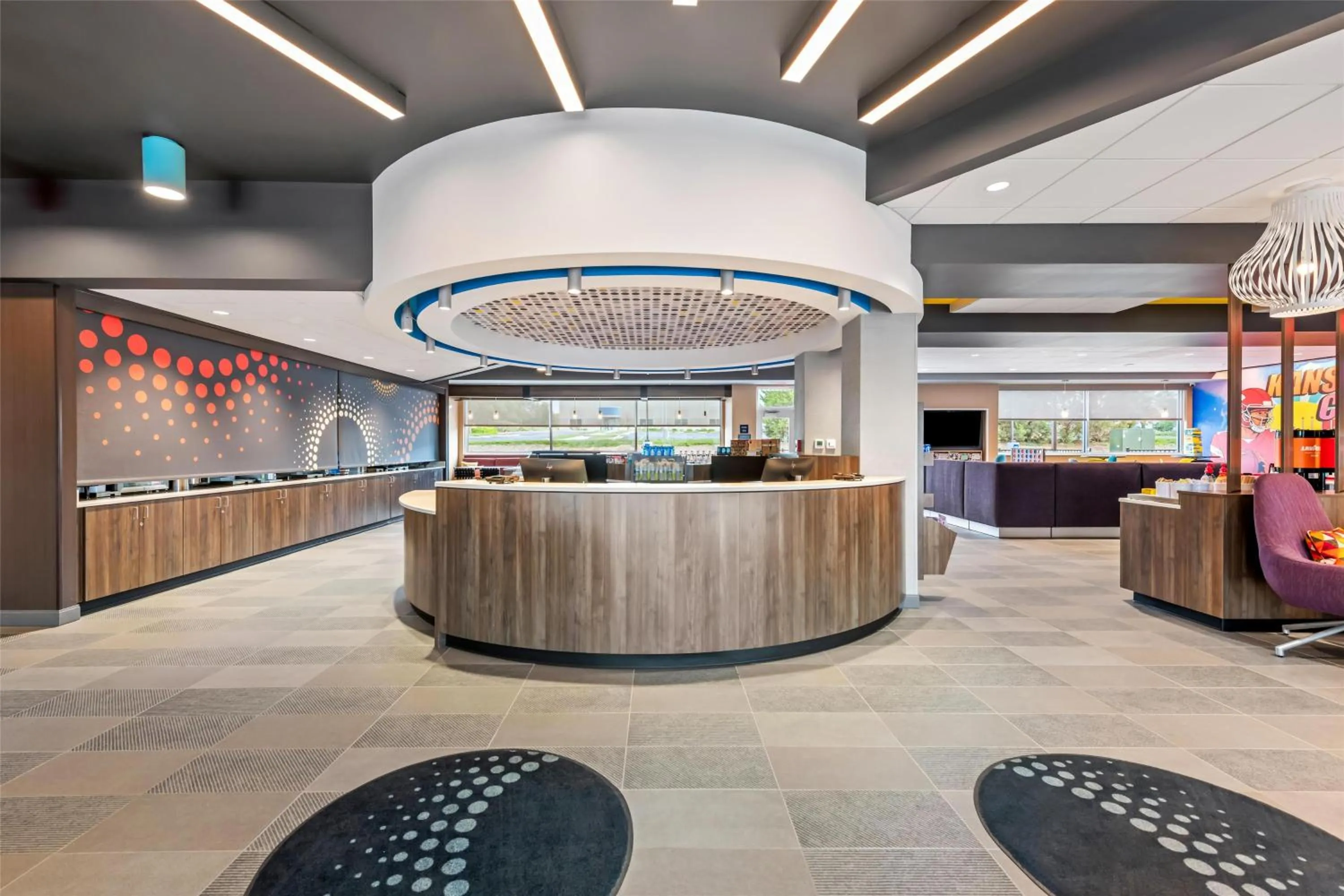 Lobby or reception in Tru By Hilton Kansas City Airport