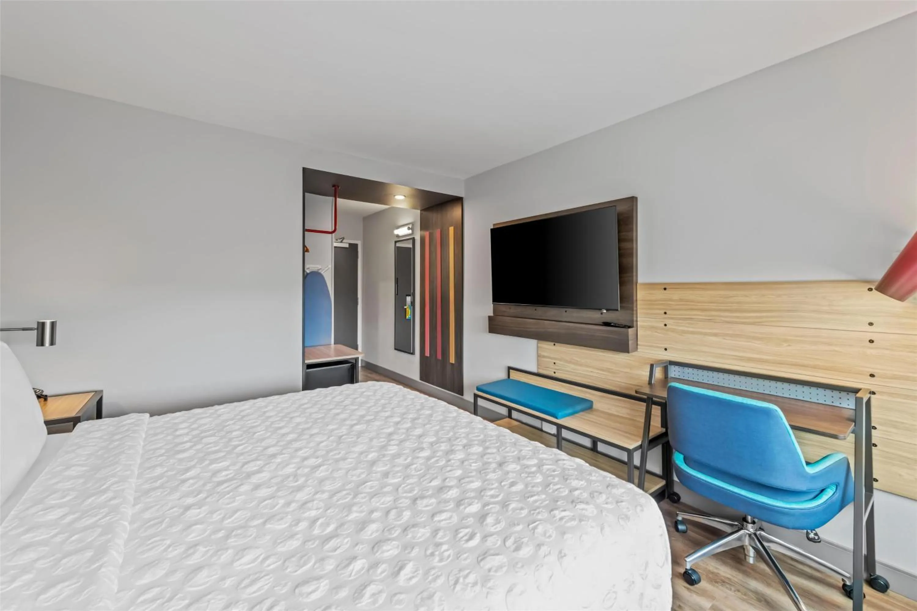 Bedroom, Bed in Tru By Hilton Kansas City Airport