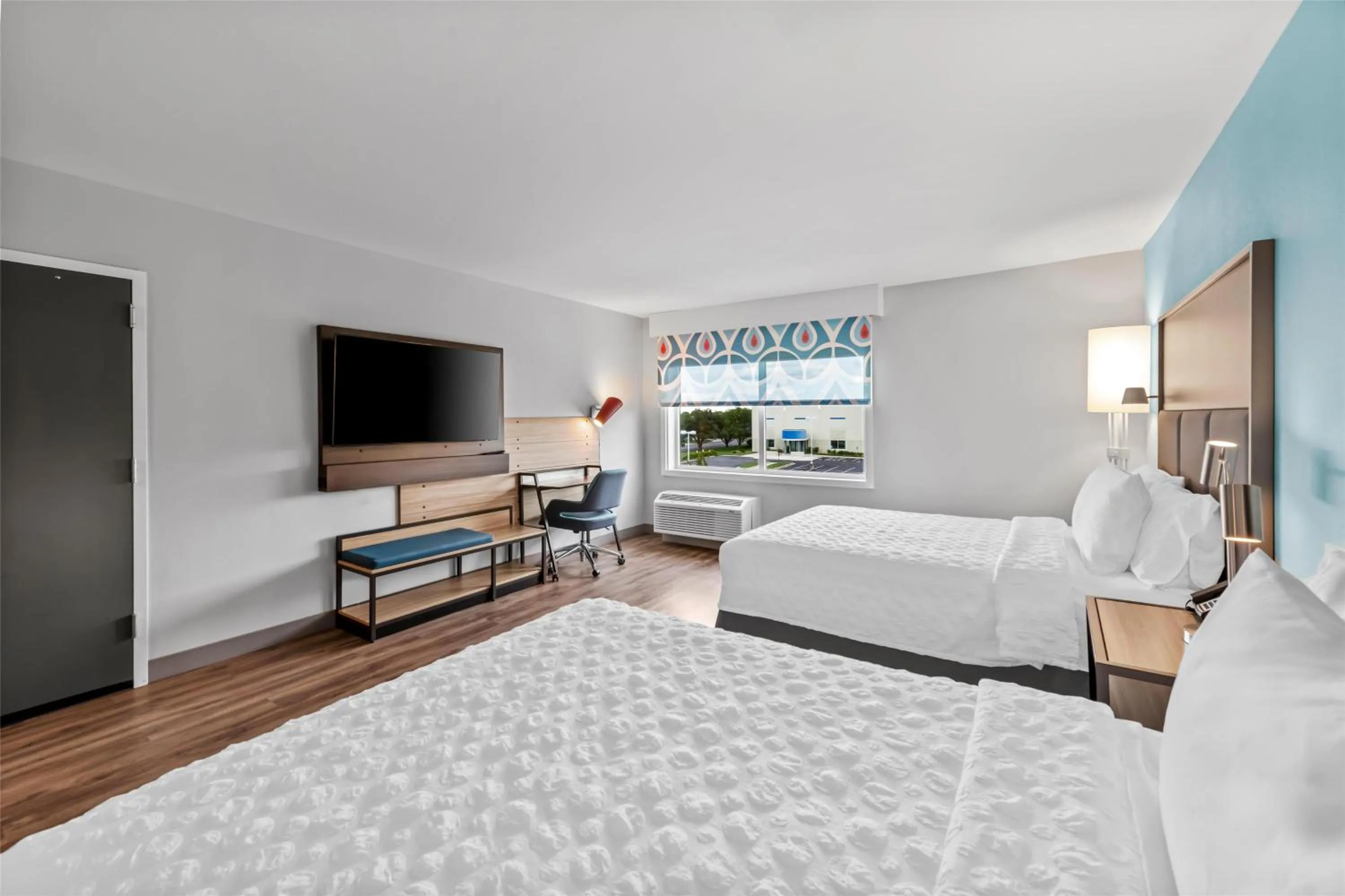 Bedroom, Bed in Tru By Hilton Kansas City Airport