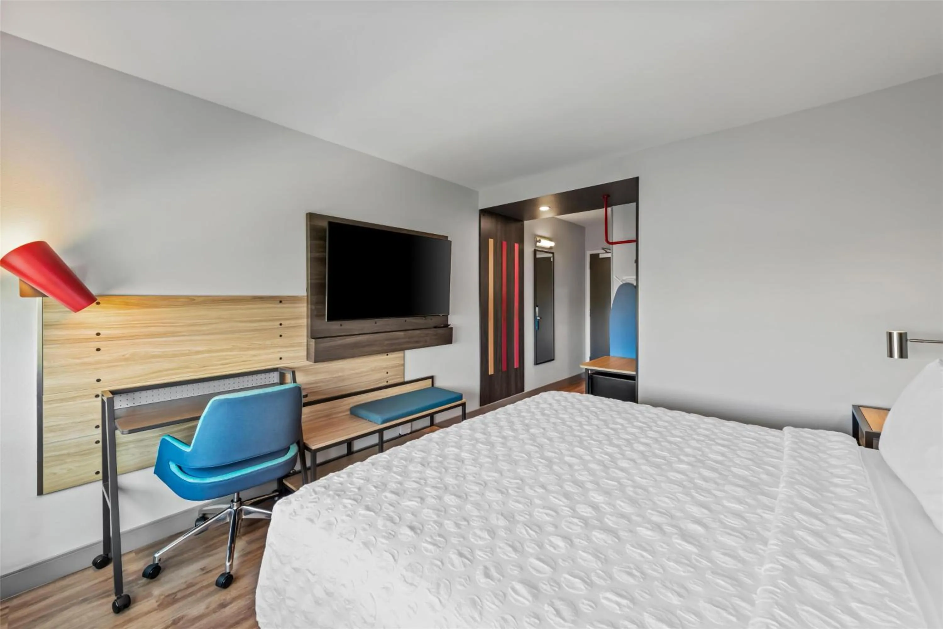 Bedroom, Bed in Tru By Hilton Kansas City Airport