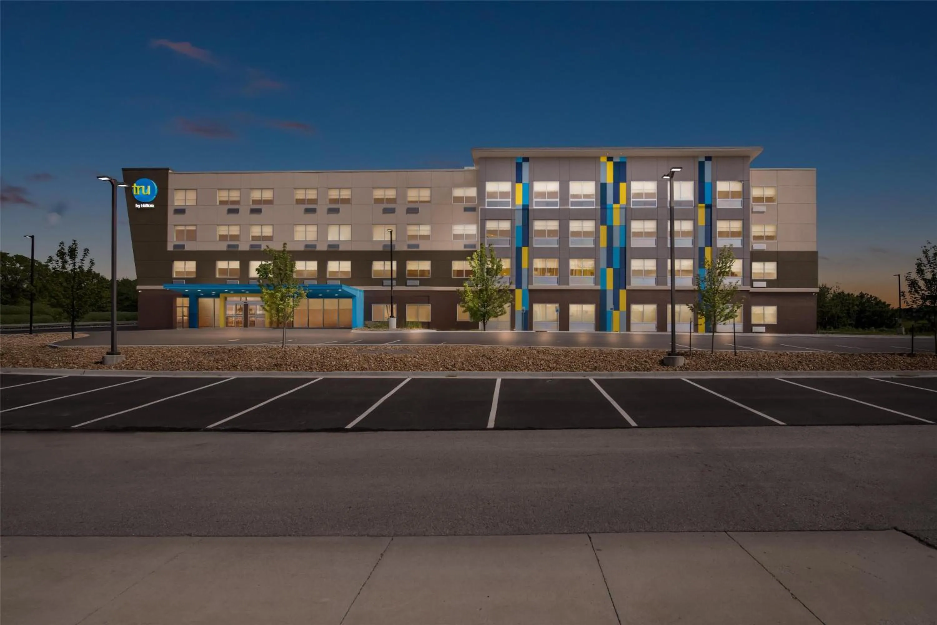 Property building in Tru By Hilton Kansas City Airport