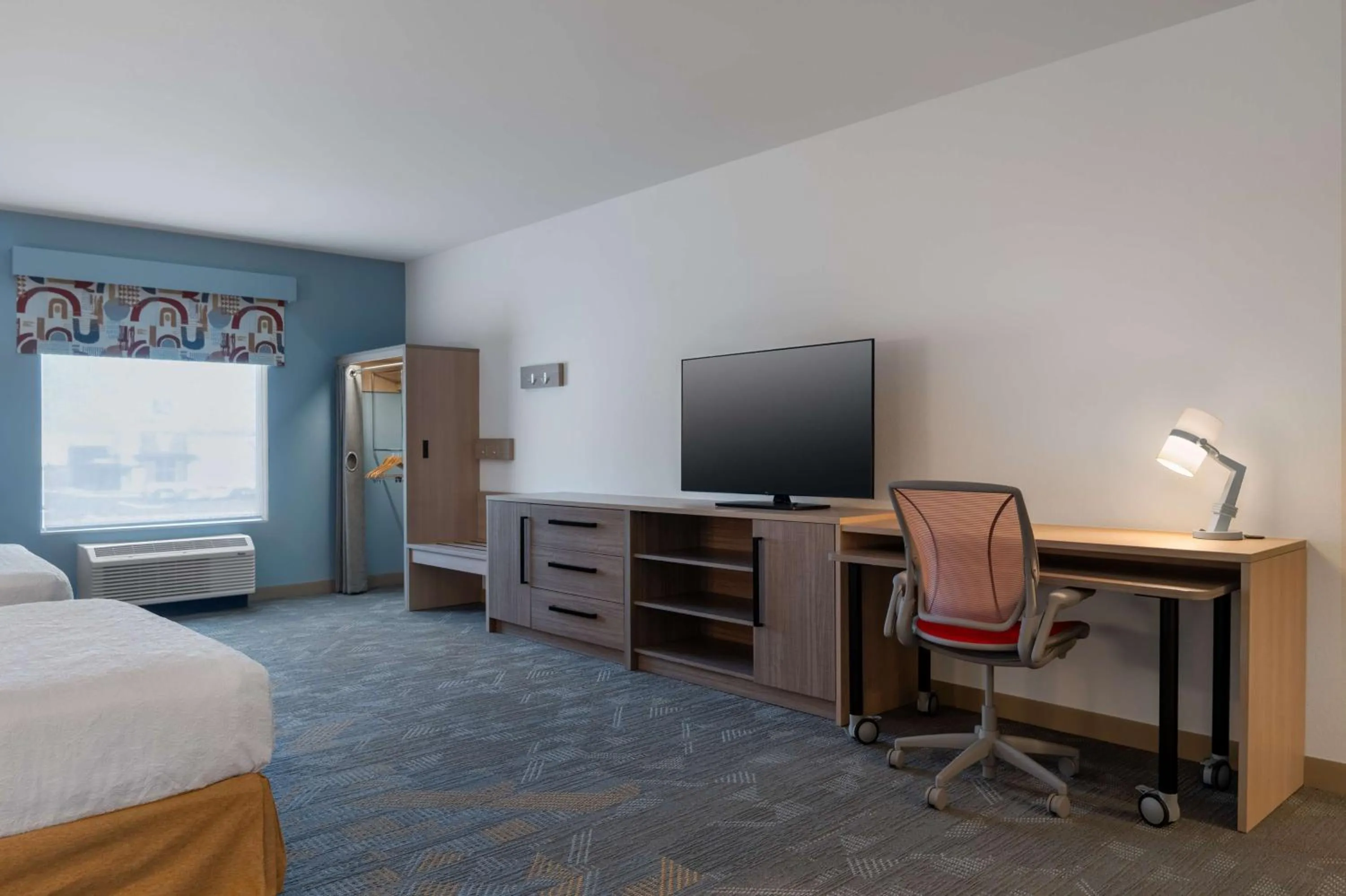 Bedroom, Bed in Home2 Suites By Hilton Troy, Al